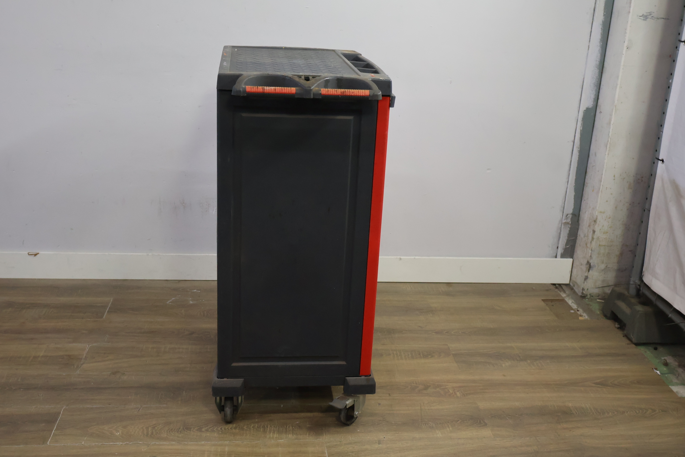 Gereedschapswagen op wielen – foto 3 – kavel bij GSD Auctions, Zoeterwoude