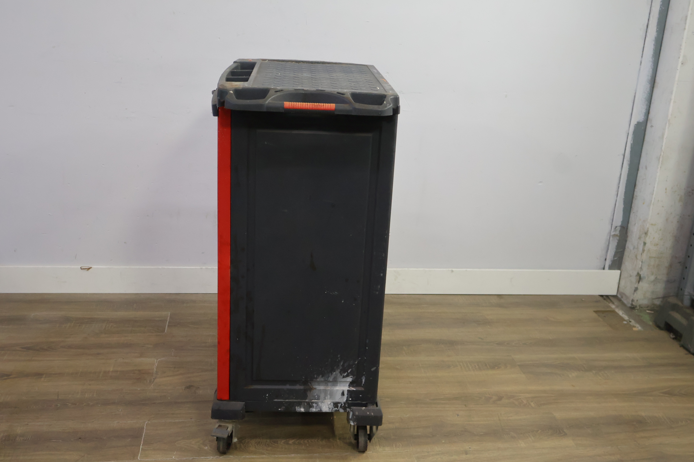 Gereedschapswagen op wielen – foto 8 – kavel bij GSD Auctions, Zoeterwoude