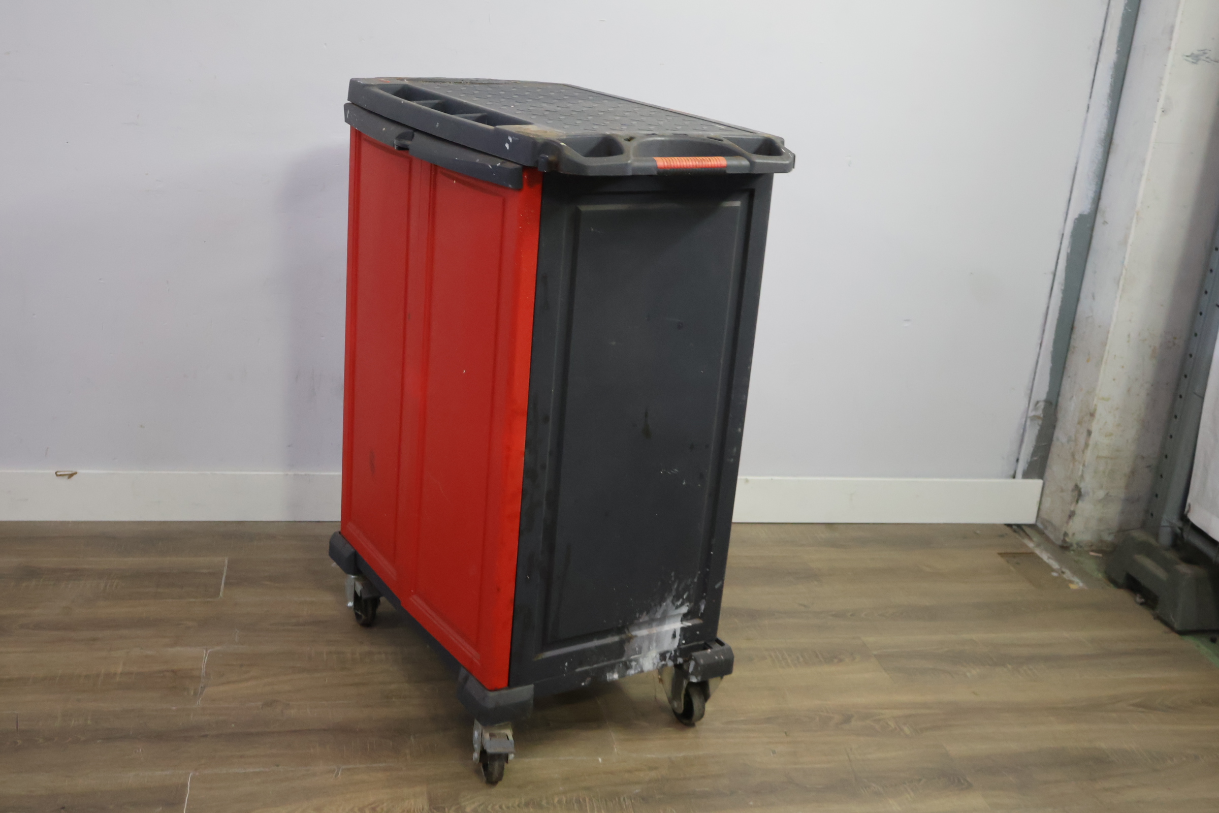 Gereedschapswagen op wielen – foto 11 – kavel bij GSD Auctions, Zoeterwoude