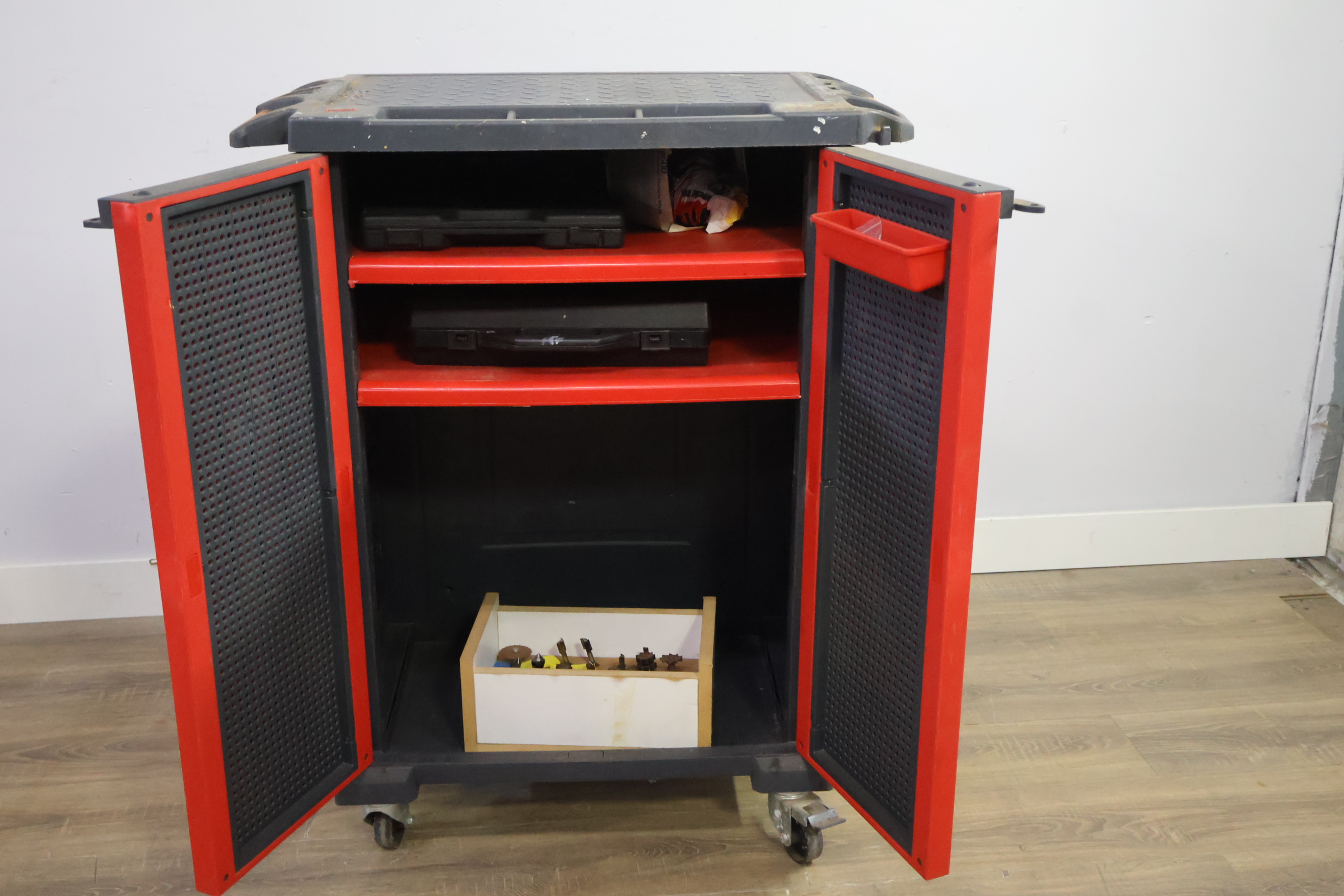 Gereedschapswagen op wielen – foto 12 – kavel bij GSD Auctions, Zoeterwoude