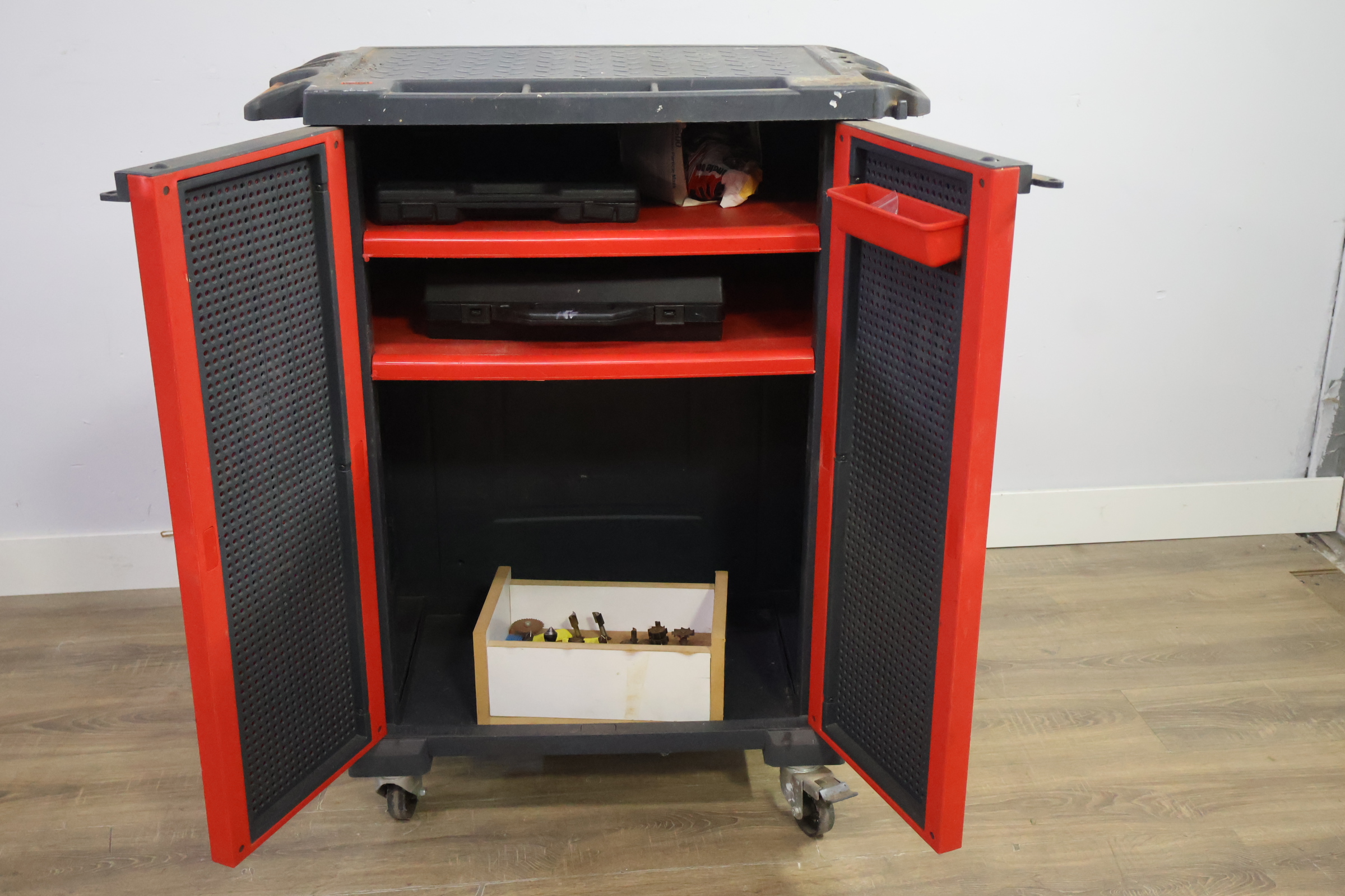 Gereedschapswagen op wielen – foto 13 – kavel bij GSD Auctions, Zoeterwoude