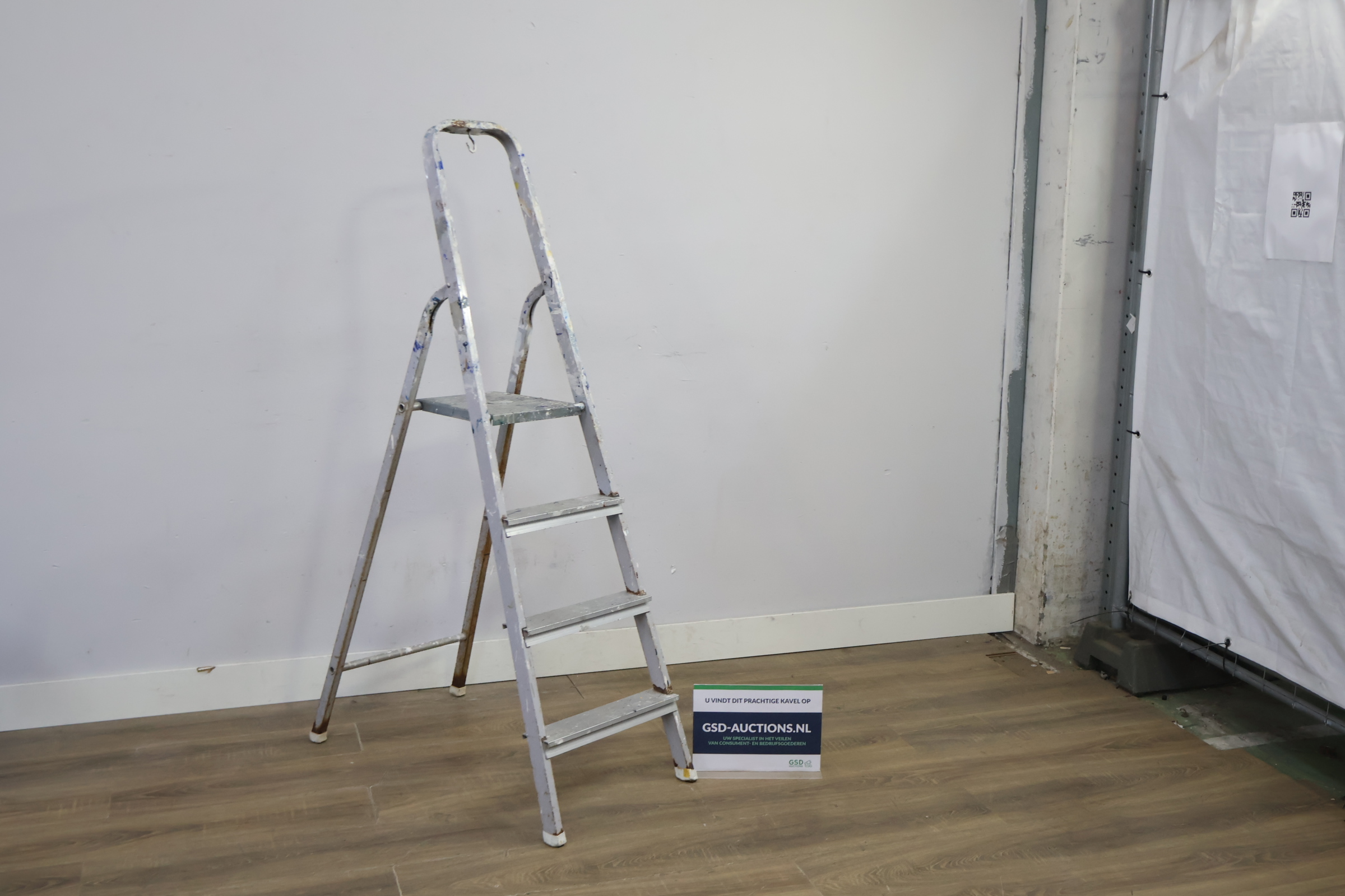 Verfijzertje aluminium met 4 treden – foto 2 – kavel bij GSD Auctions, Zoeterwoude