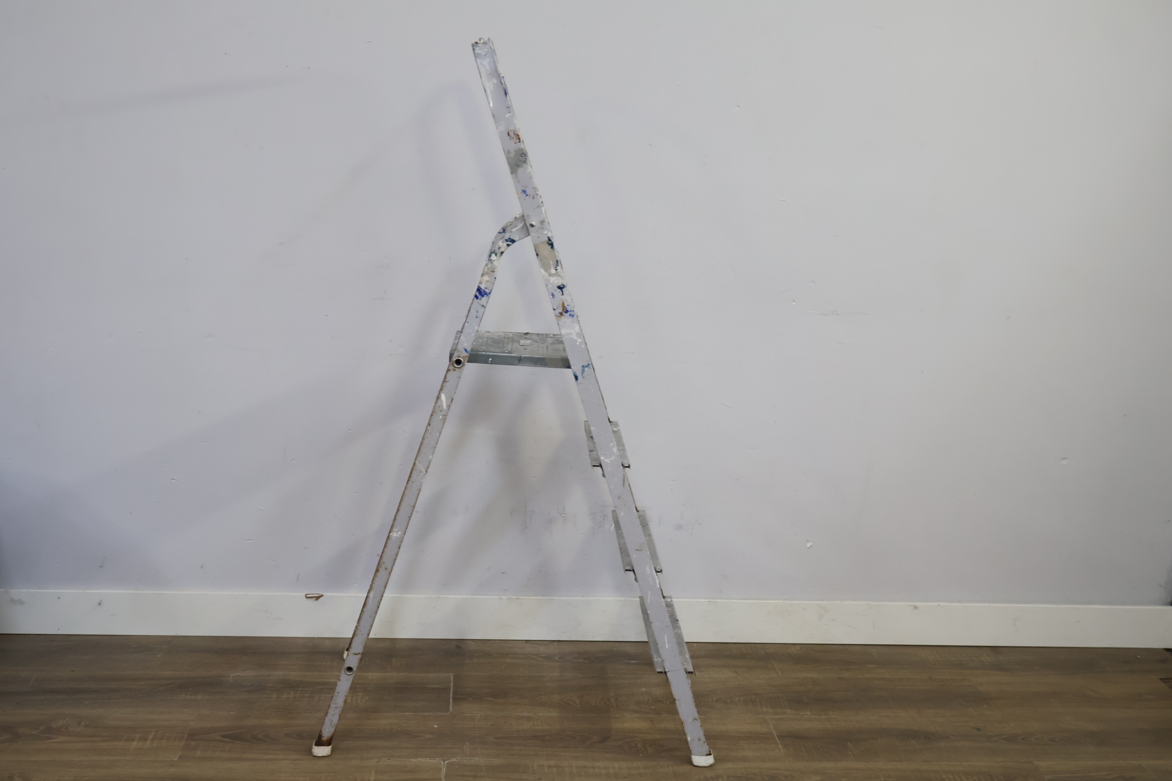 Verfijzertje aluminium met 4 treden – foto 3 – kavel bij GSD Auctions, Zoeterwoude