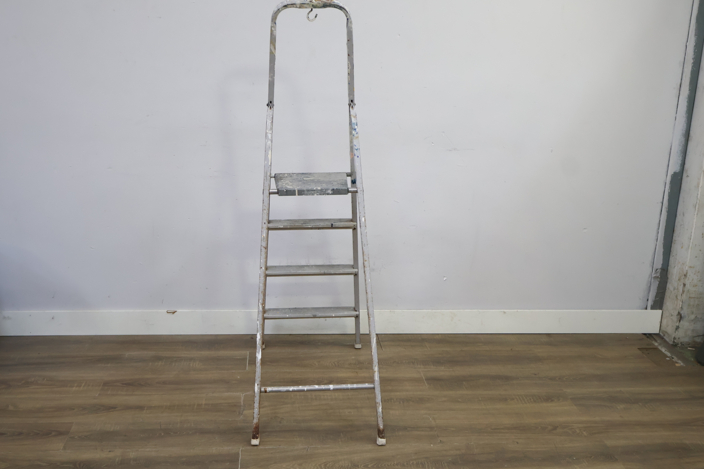 Verfijzertje aluminium met 4 treden – foto 6 – kavel bij GSD Auctions, Zoeterwoude