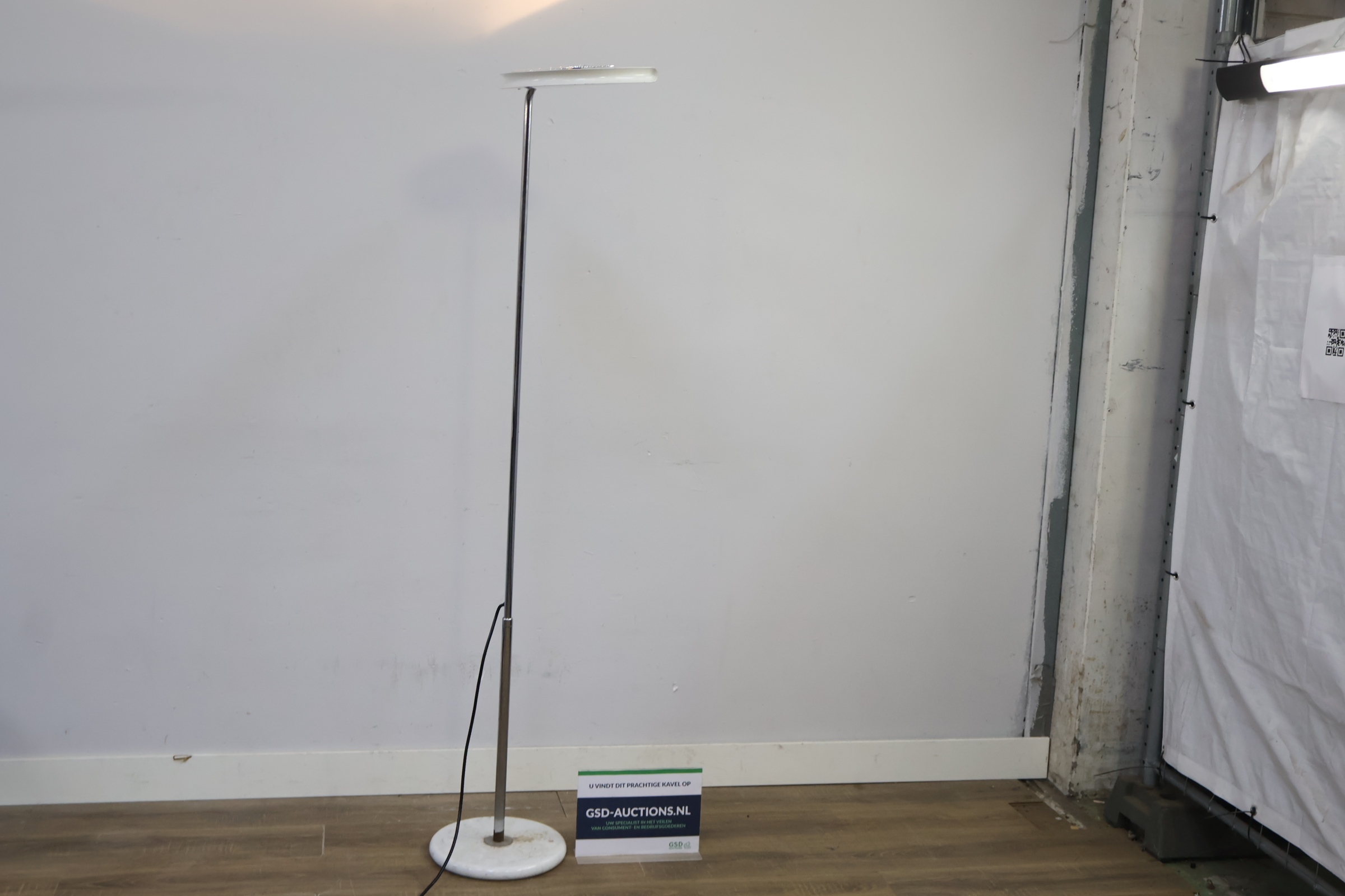 Staande vloerlamp met marmeren voet – foto 2 – kavel bij GSD Auctions, Zoeterwoude