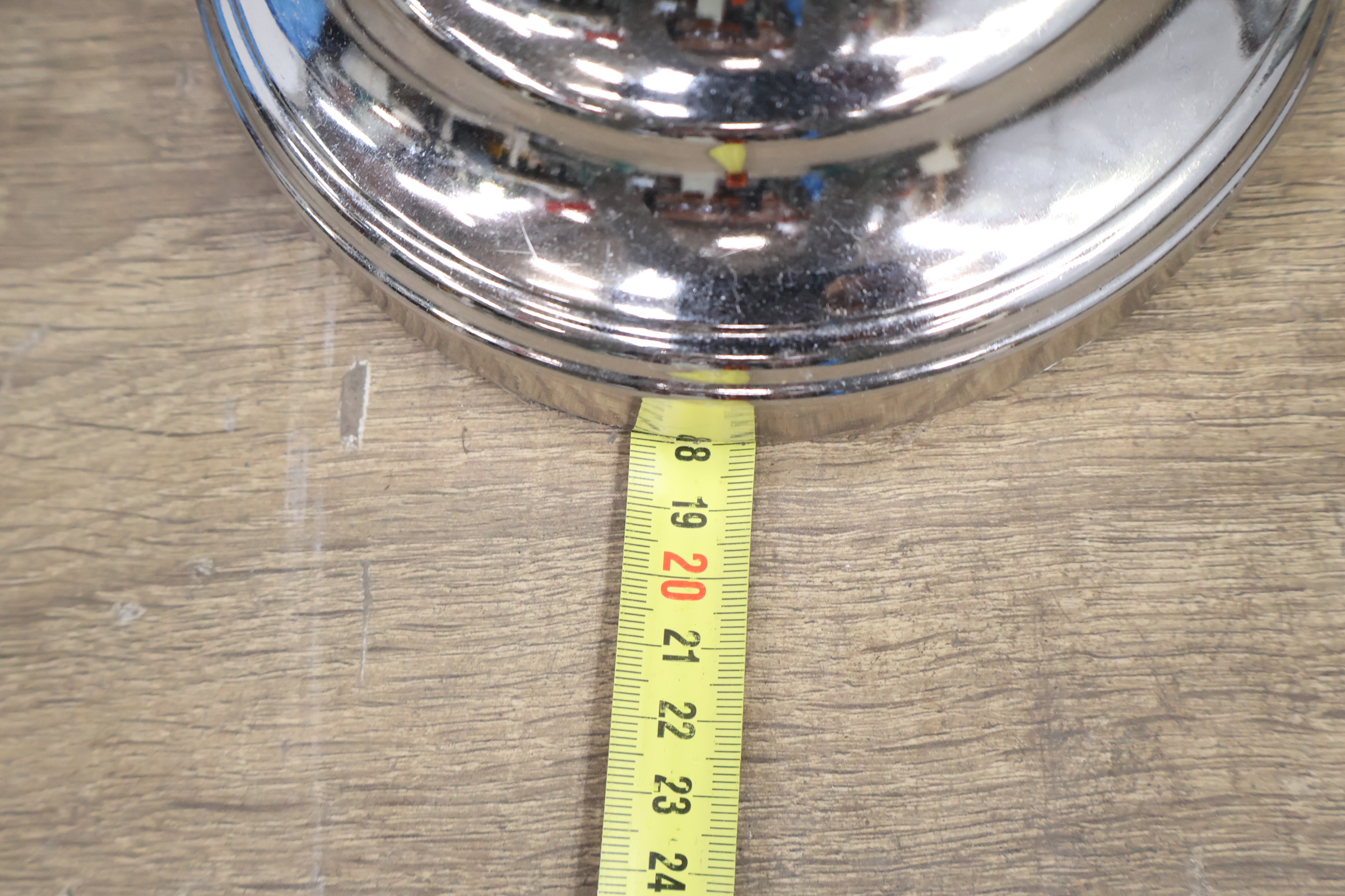 Staande lamp met witte kap – foto 12 – kavel bij GSD Auctions, Zoeterwoude