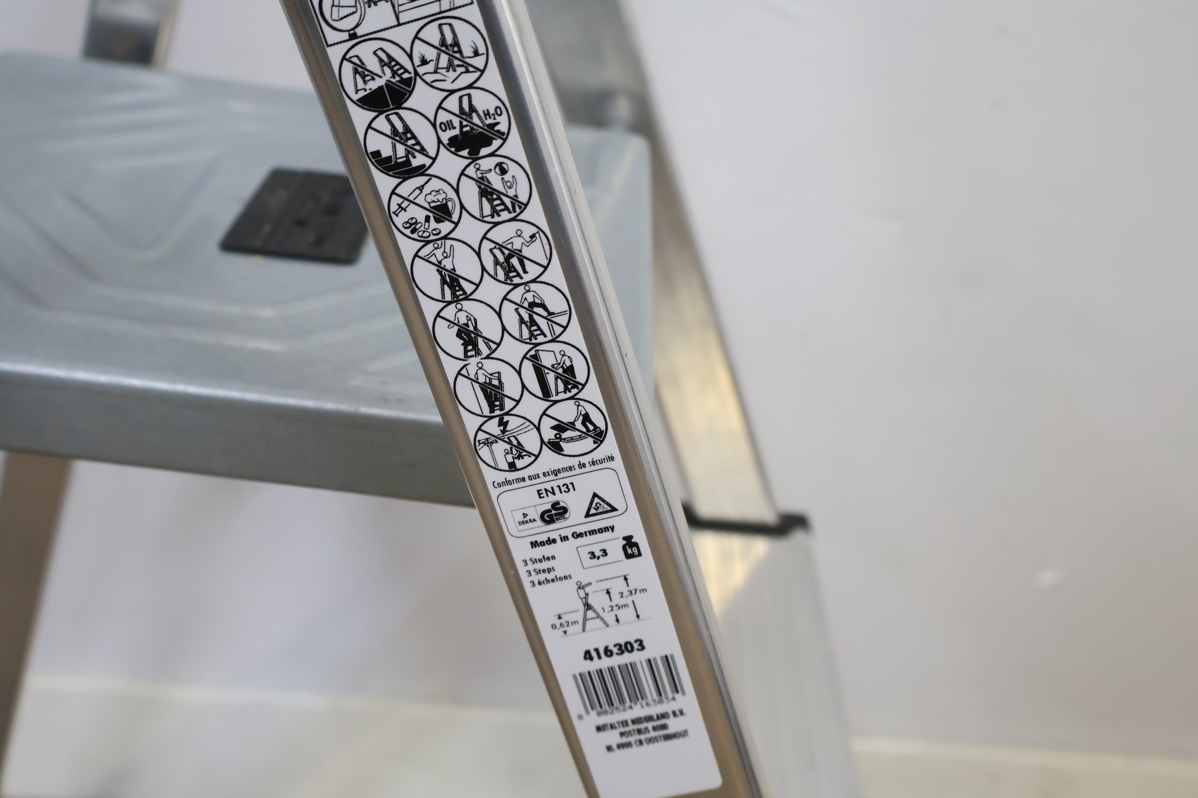 Aluminium klapladder met 3 treden – foto 6 – kavel bij GSD Auctions, Zoeterwoude