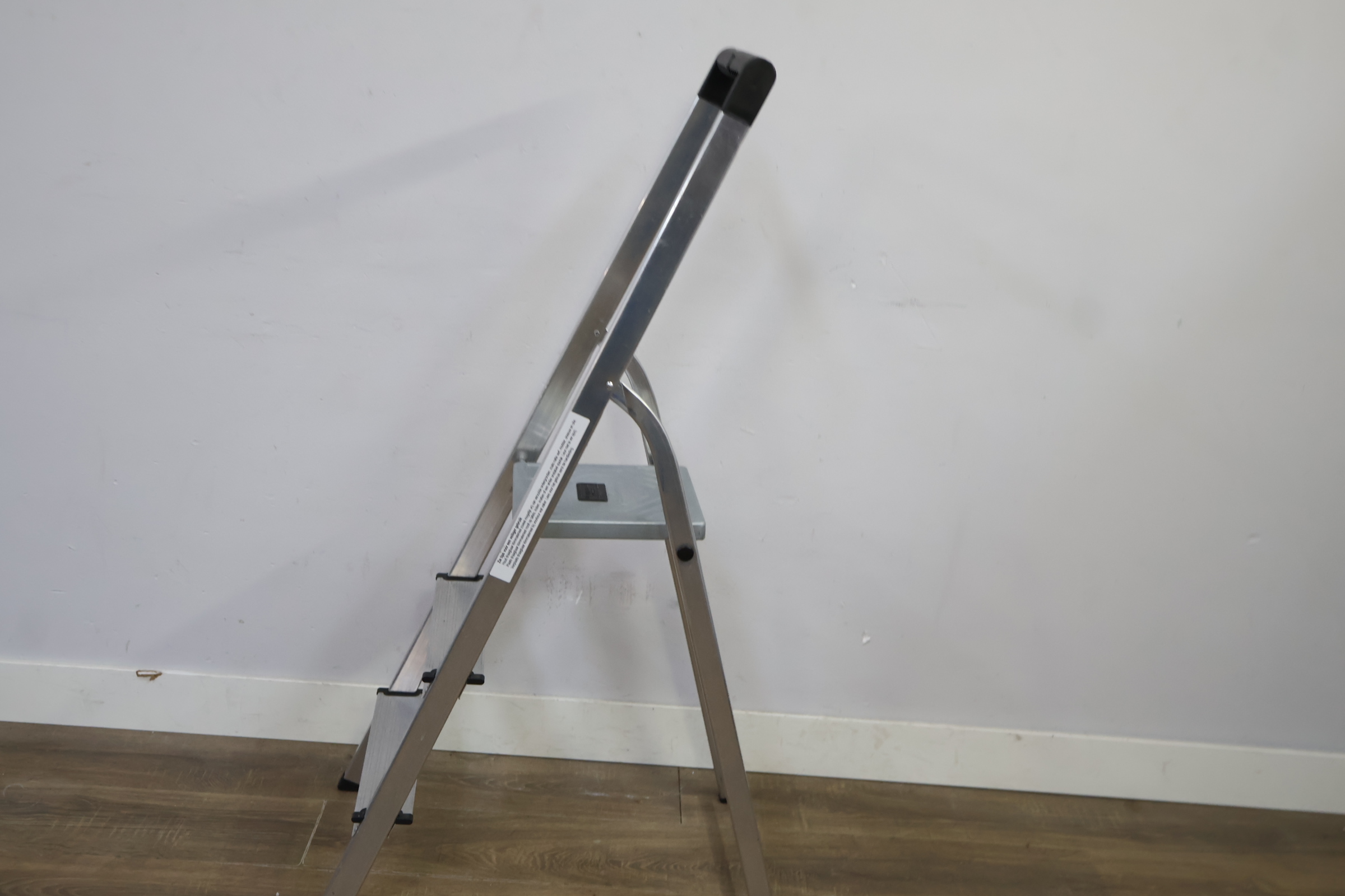 Aluminium klapladder met 3 treden – foto 10 – kavel bij GSD Auctions, Zoeterwoude