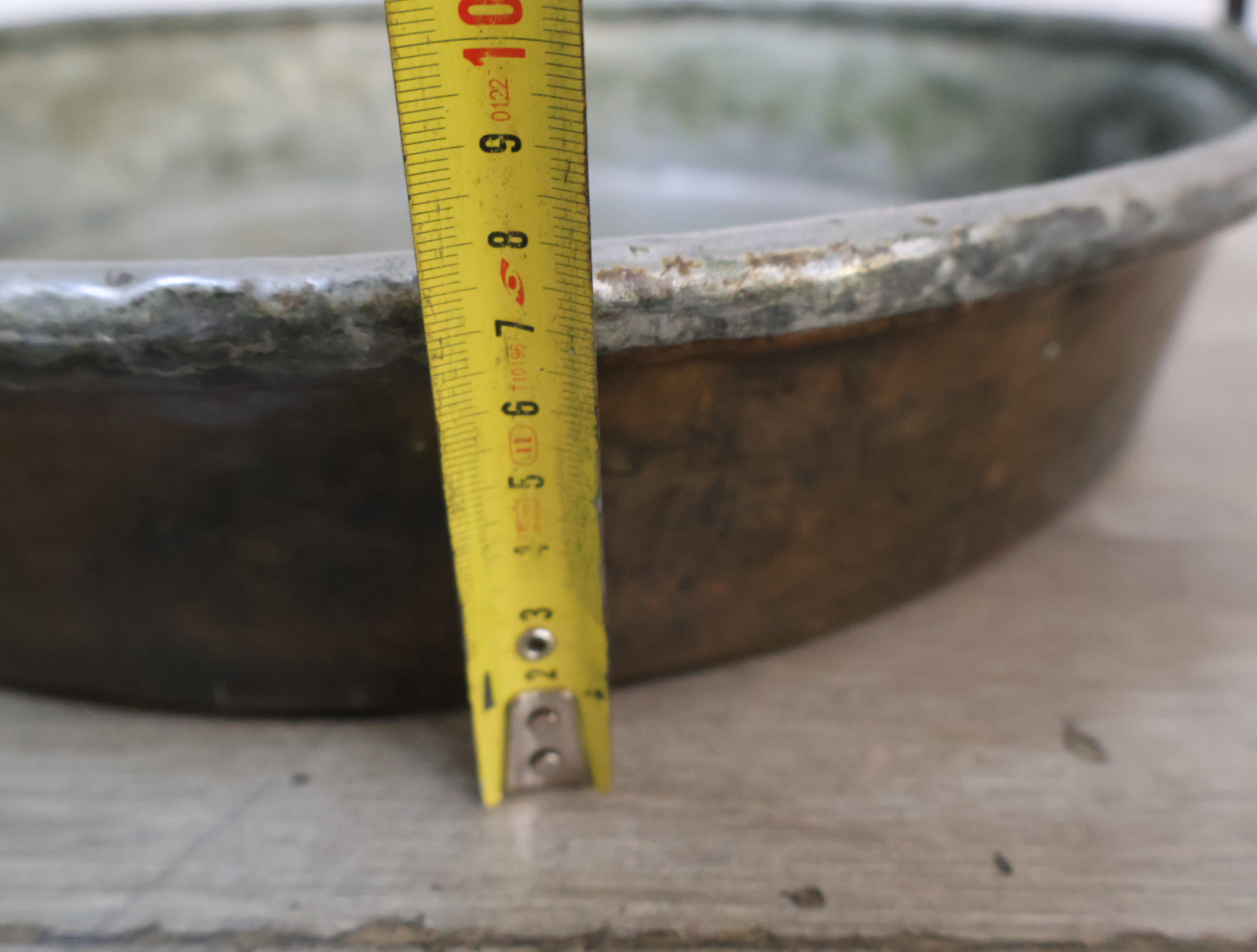 Metalen ronde bak met handvat – foto 15 – kavel bij GSD Auctions, Zoeterwoude