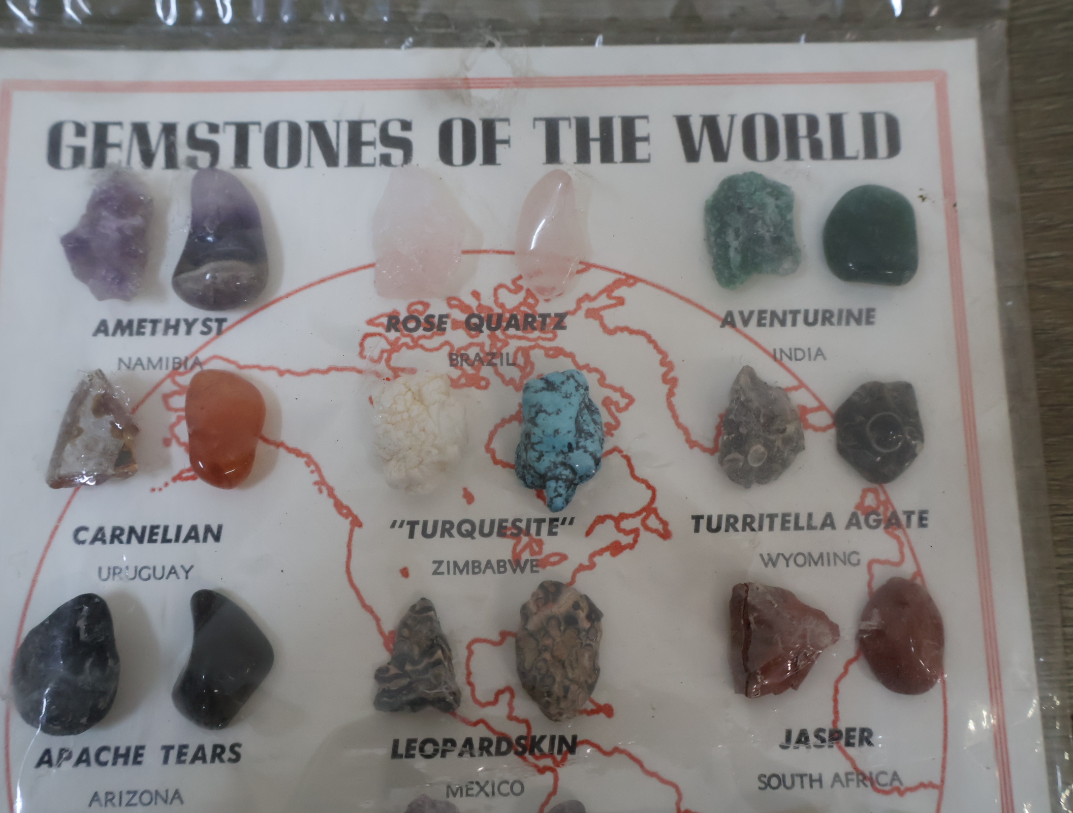 Set ruwe en gepolijste edelstenen met bord Gemstones of the World – foto 9 – kavel bij GSD Auctions, Zoeterwoude