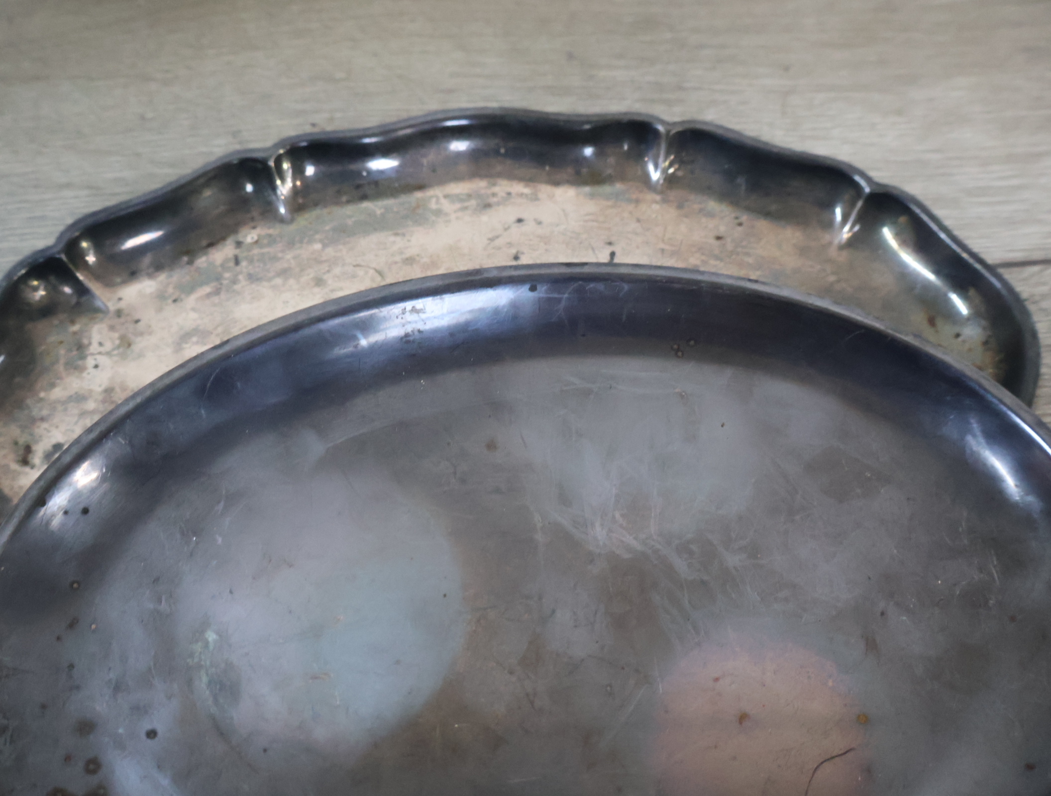Set zilverkleurig serveerservies en theeservies – foto 6 – kavel bij GSD Auctions, Zoeterwoude