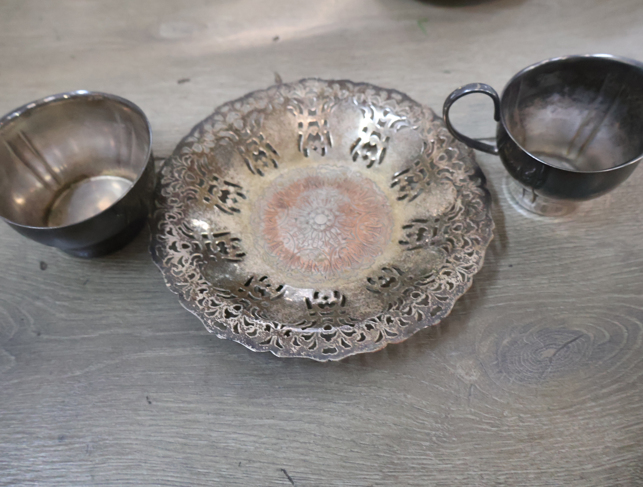 Set zilverkleurig serveerservies en theeservies – foto 7 – kavel bij GSD Auctions, Zoeterwoude