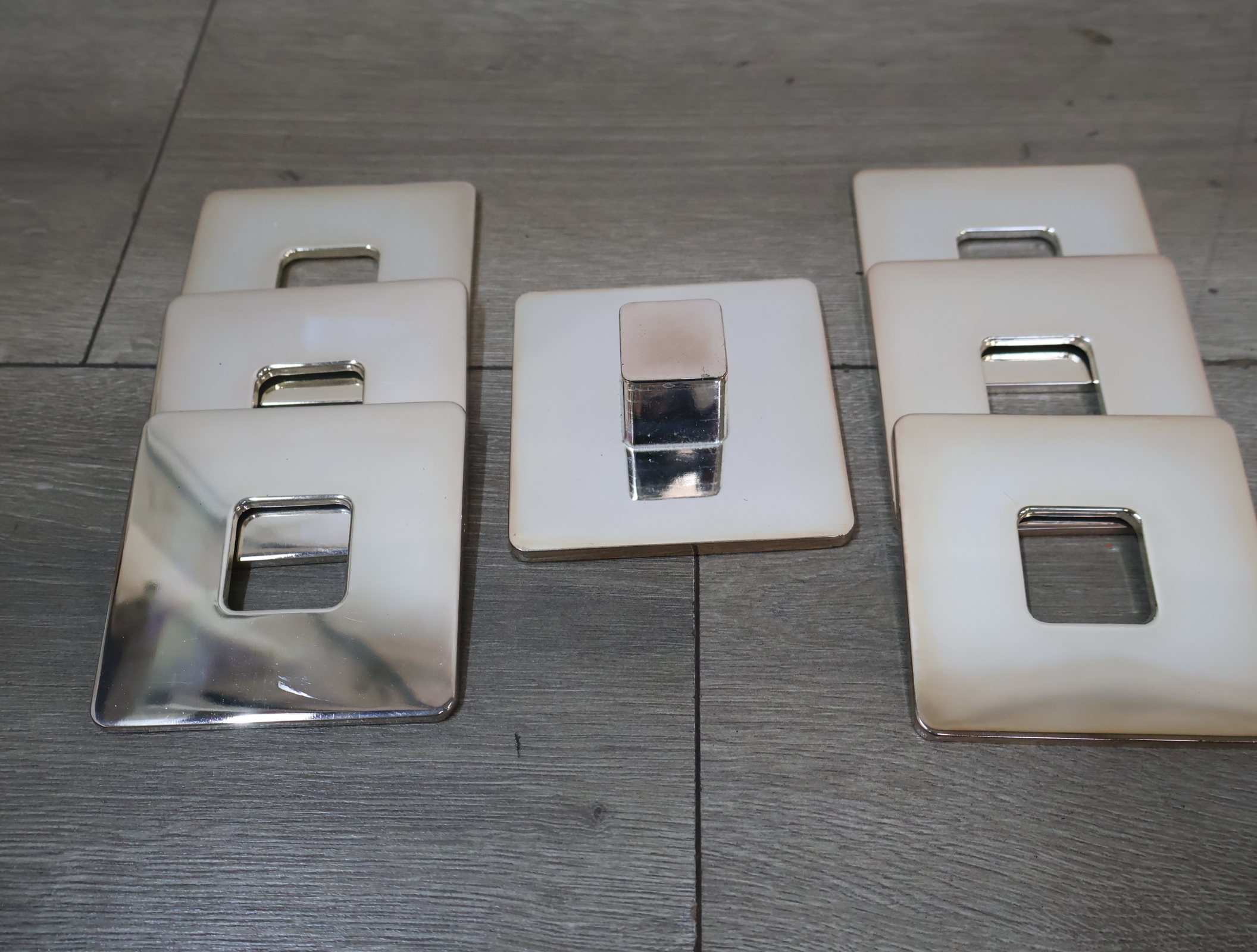 Set zilverkleurig serveerservies en theeservies – foto 22 – kavel bij GSD Auctions, Zoeterwoude