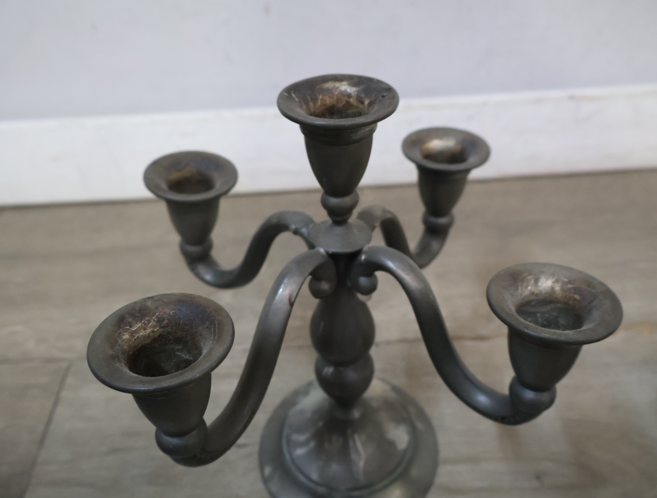 Verzameling verzilverde en tinnen serveer-en drinkgerei – foto 23 – kavel bij GSD Auctions, Zoeterwoude