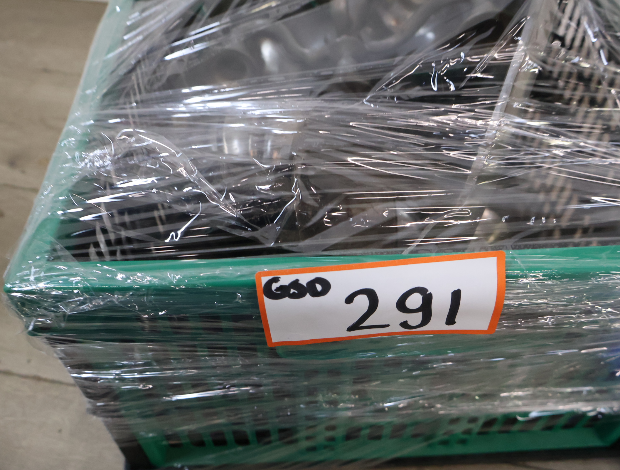 Verzameling verzilverde en tinnen serveer-en drinkgerei – foto 26 – kavel bij GSD Auctions, Zoeterwoude