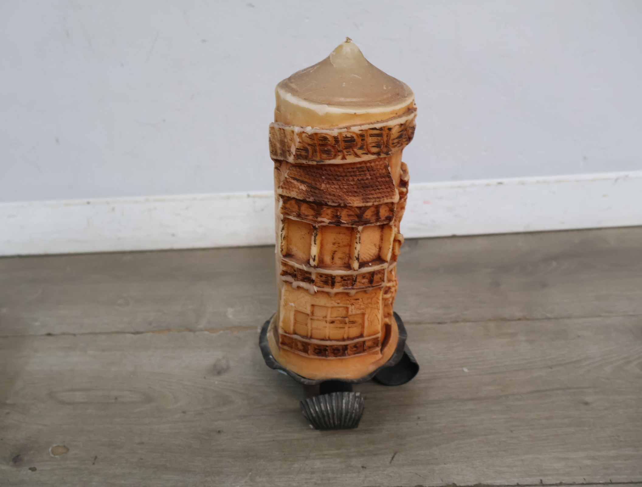 Set kaarsen met Hollandse decoratie en een kaars in vorm van huis – foto 12 – kavel bij GSD Auctions, Zoeterwoude