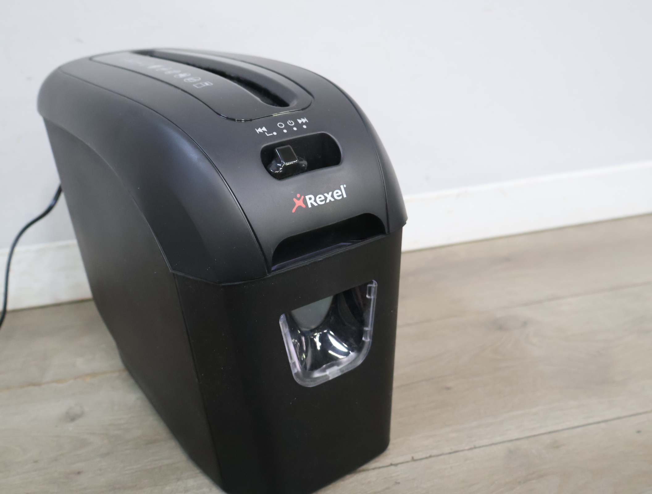 Rexel papierversnipperaar – foto 8 – kavel bij GSD Auctions, Zoeterwoude