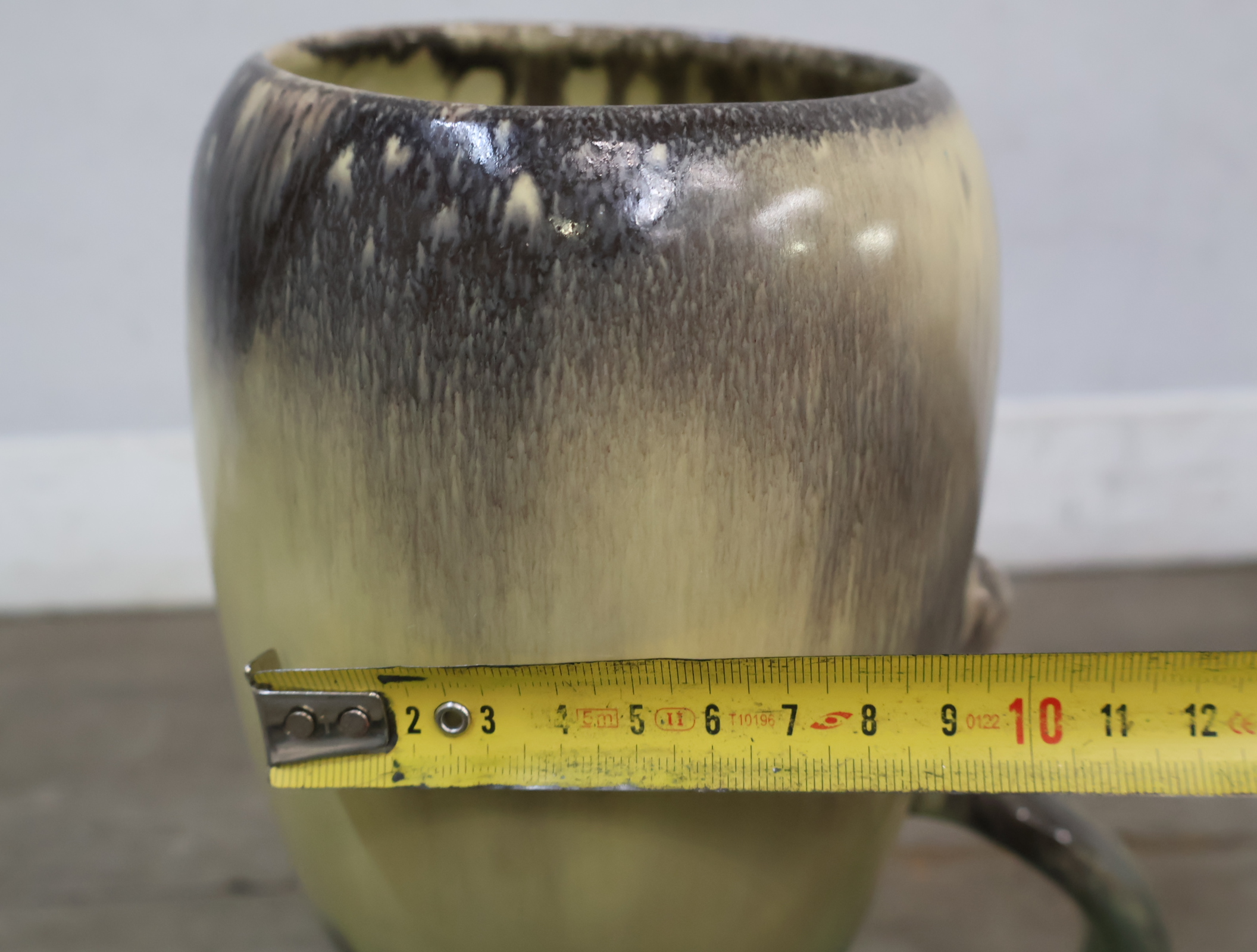 Keramische vaas met groene voet en bruin-beige glazuur – foto 17 – kavel bij GSD Auctions, Zoeterwoude