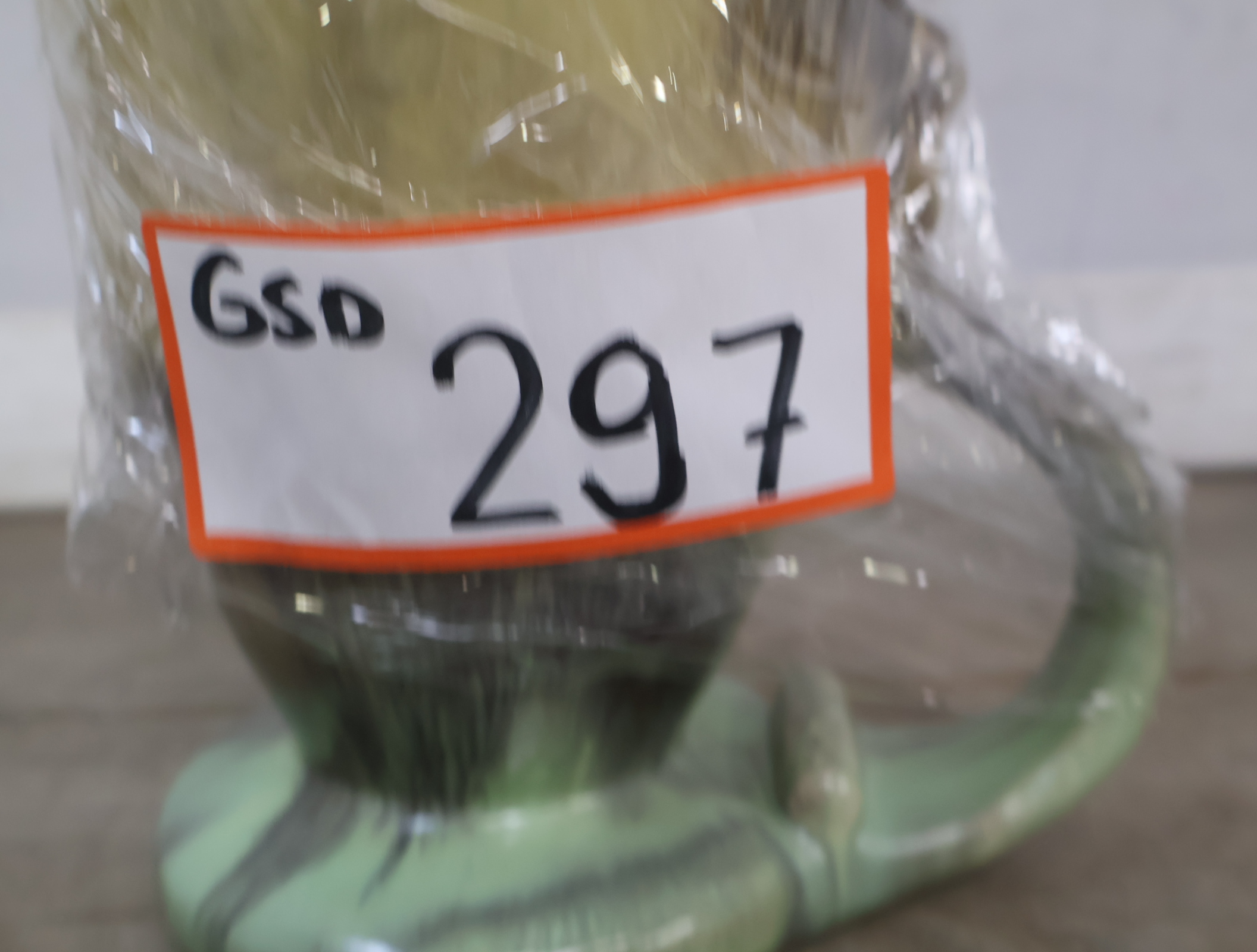 Keramische vaas met groene voet en bruin-beige glazuur – foto 18 – kavel bij GSD Auctions, Zoeterwoude
