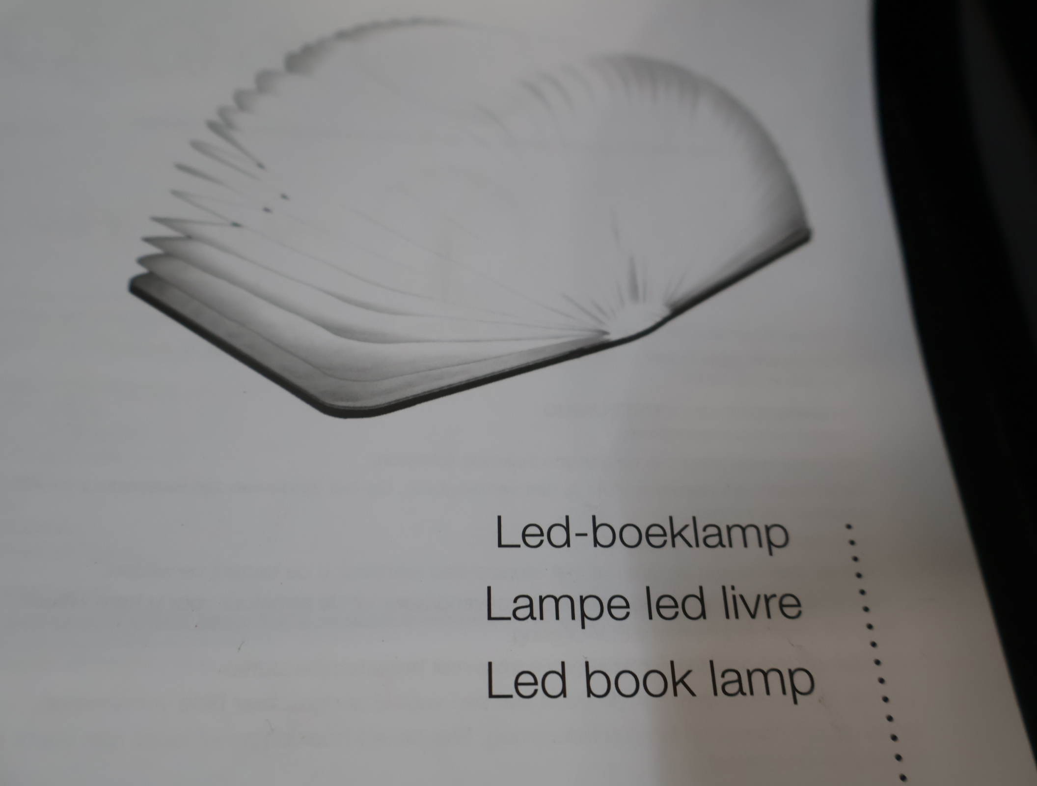 Opengevouwen boeklamp design – foto 7 – kavel bij GSD Auctions, Zoeterwoude