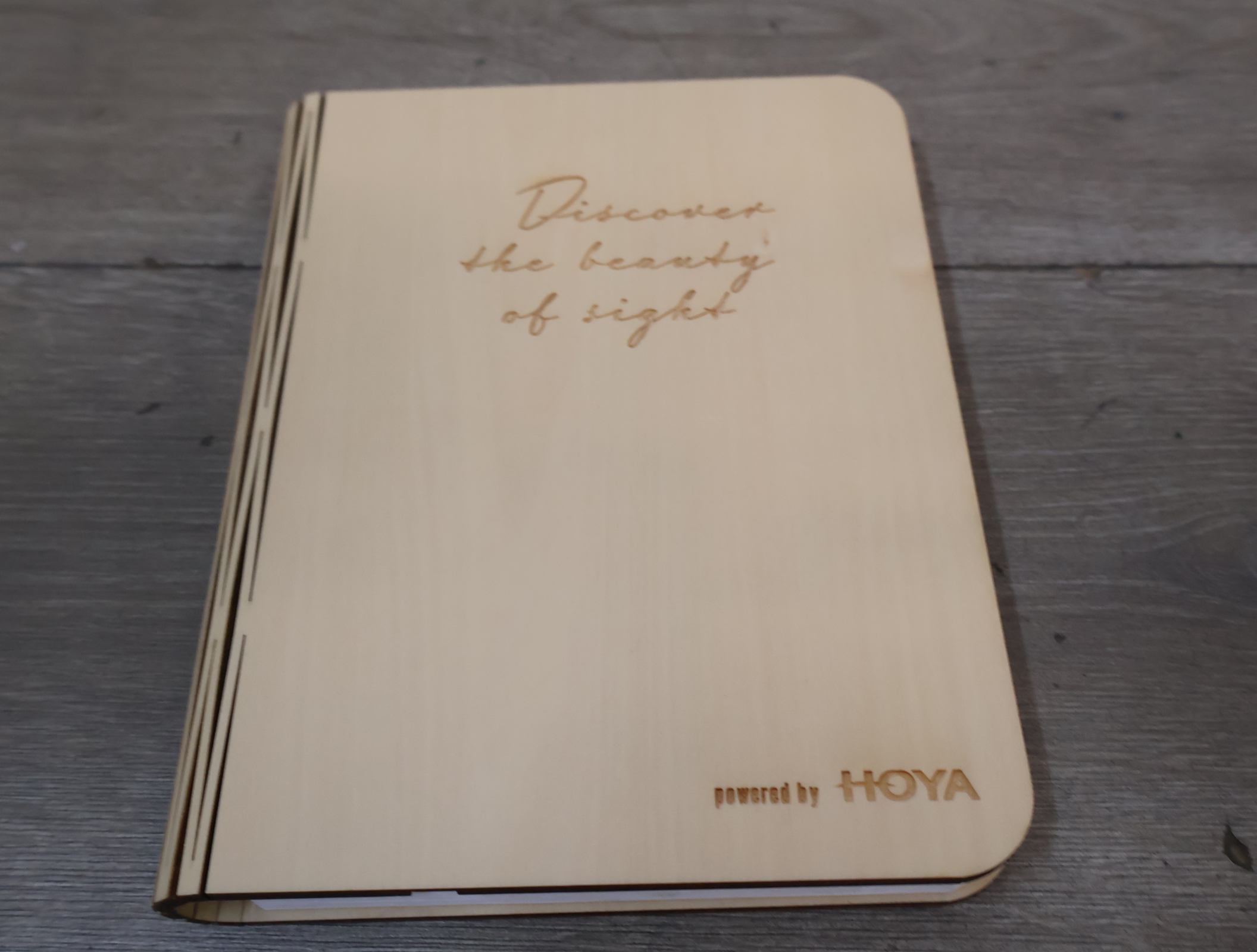 Opengevouwen boeklamp design – foto 8 – kavel bij GSD Auctions, Zoeterwoude