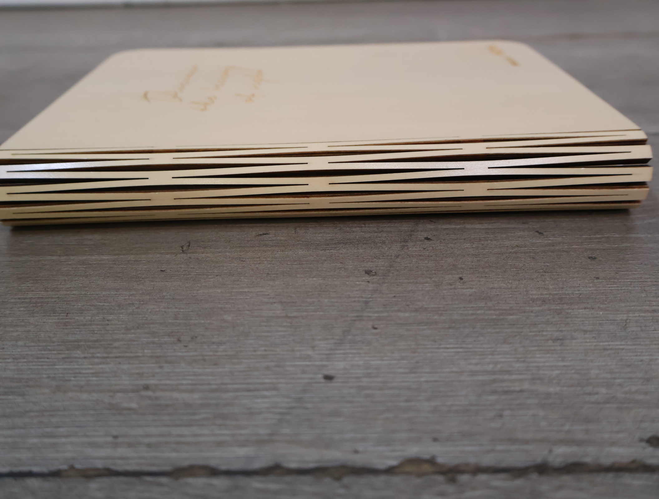 Opengevouwen boeklamp design – foto 14 – kavel bij GSD Auctions, Zoeterwoude