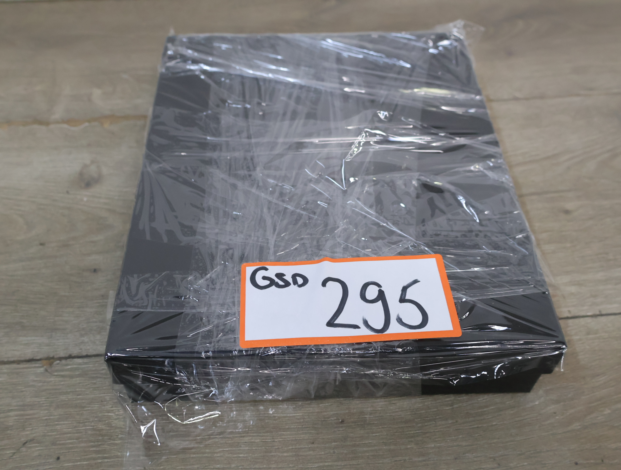 Opengevouwen boeklamp design – foto 25 – kavel bij GSD Auctions, Zoeterwoude