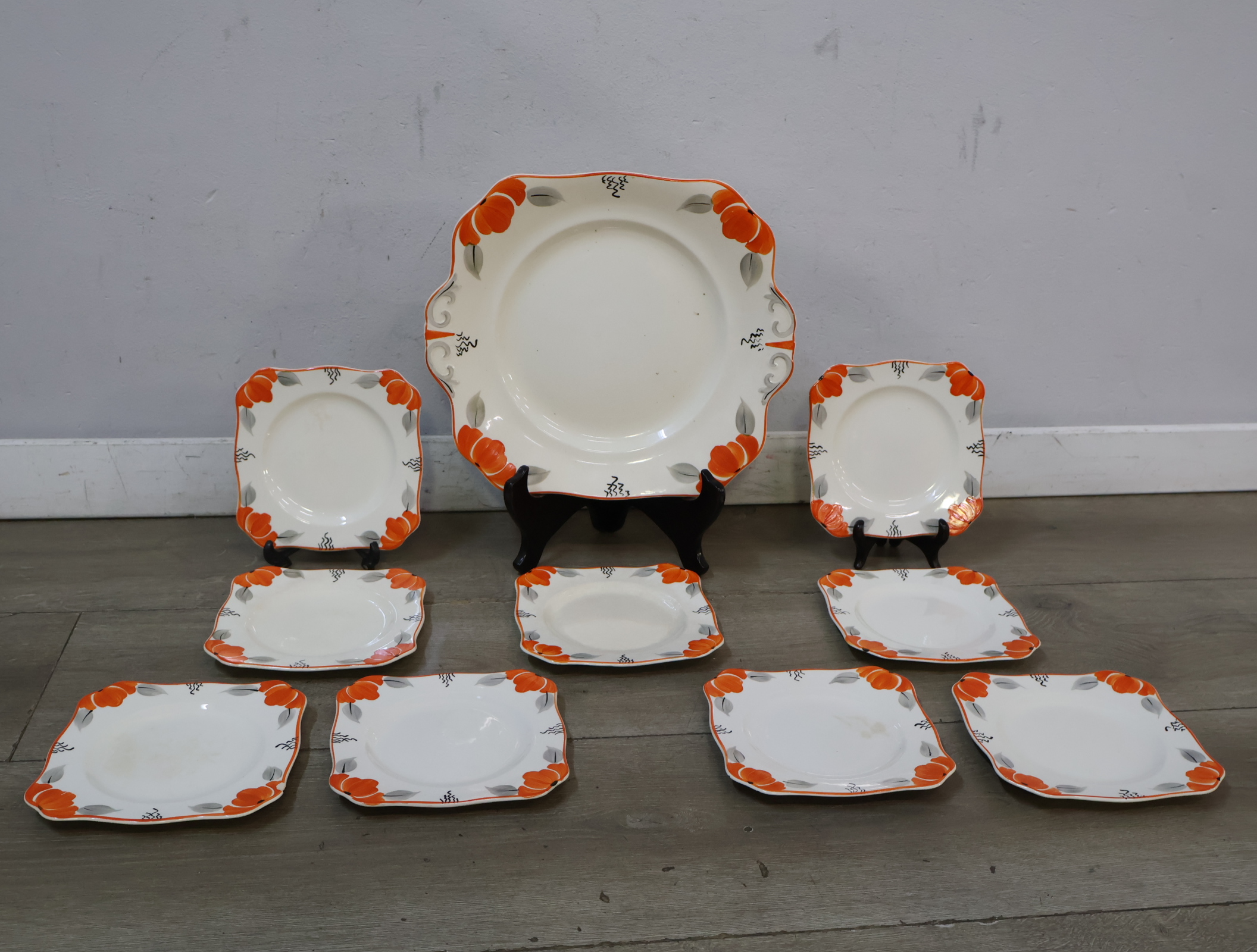 Serviesset met oranje bloemendecoratie – foto 3 – kavel bij GSD Auctions, Zoeterwoude