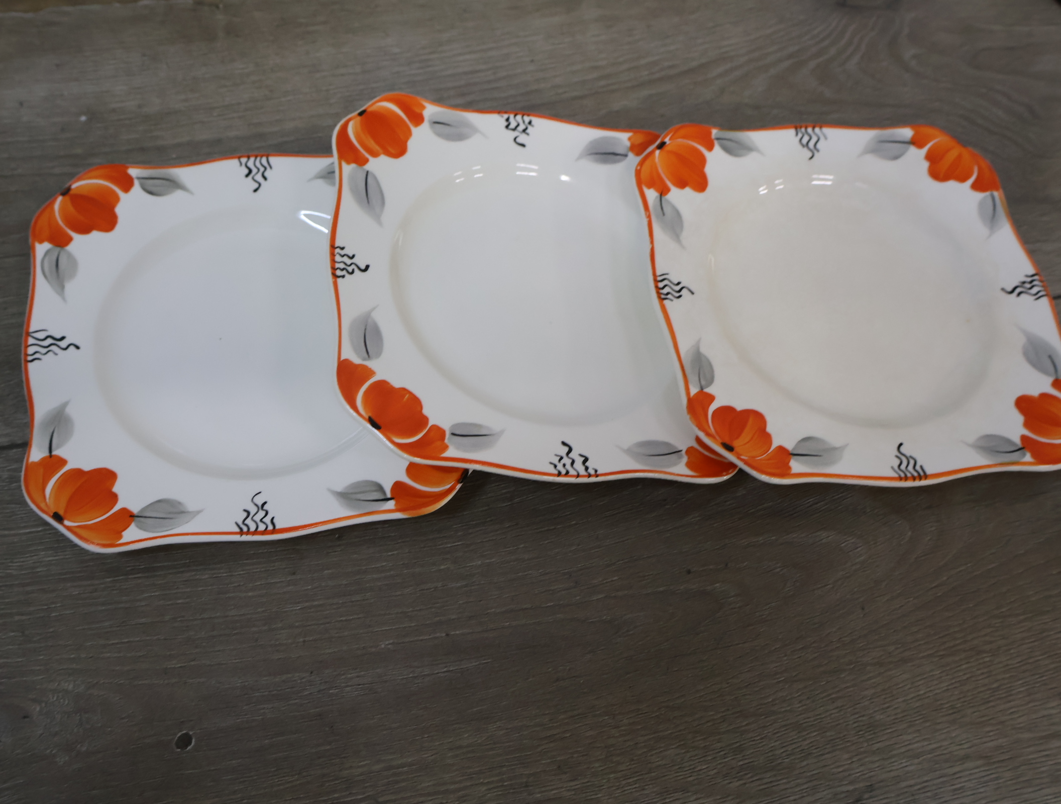 Serviesset met oranje bloemendecoratie – foto 9 – kavel bij GSD Auctions, Zoeterwoude
