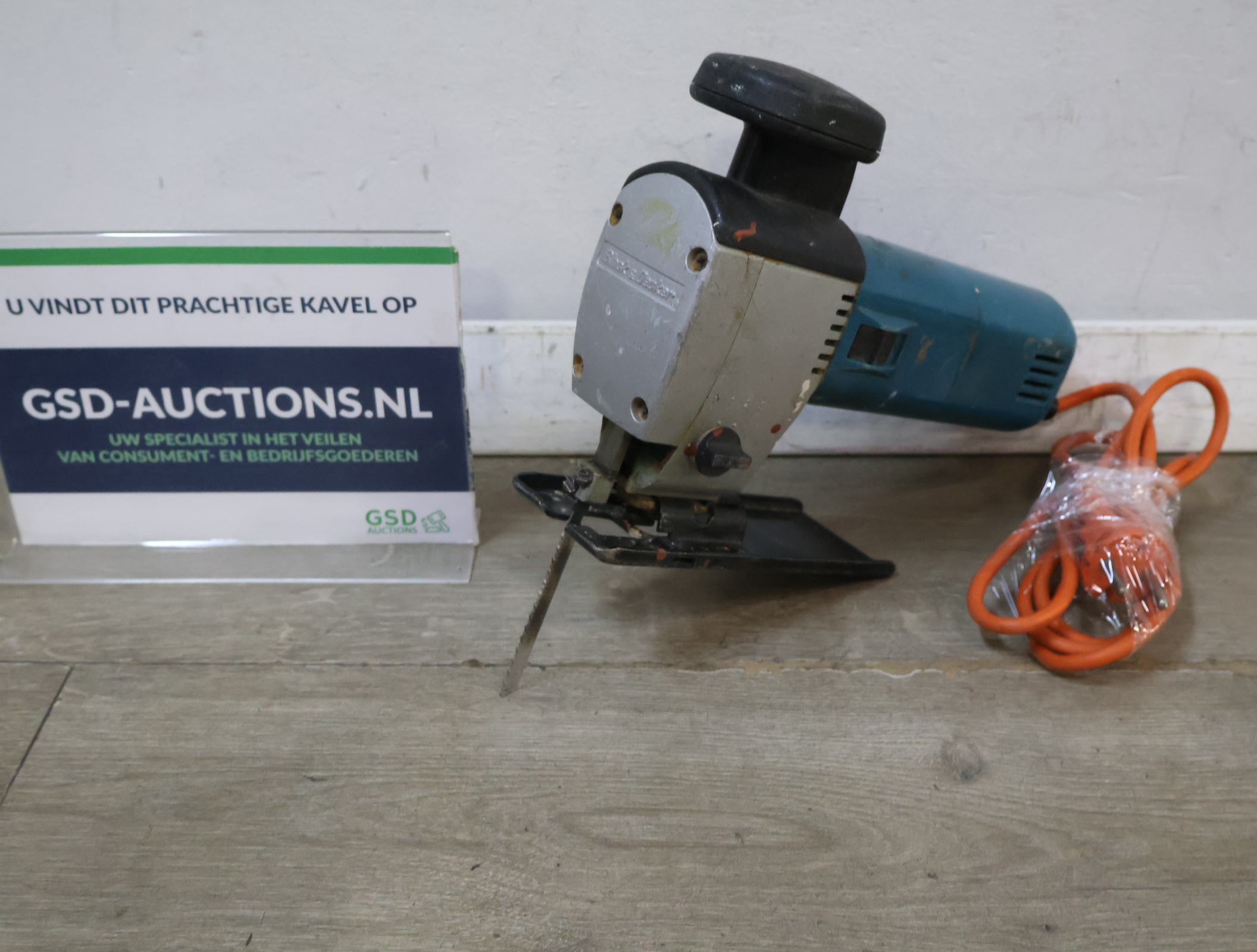 Blauwe elektrische decoupeerzaag black & decker – foto 2 – kavel bij GSD Auctions, Zoeterwoude