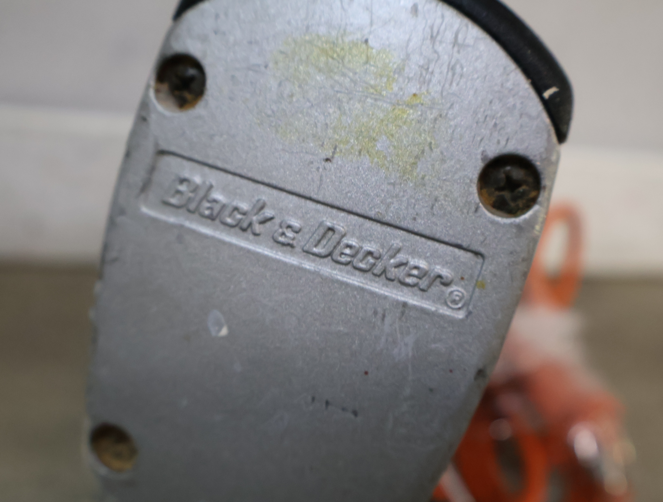 Blauwe elektrische decoupeerzaag black & decker – foto 6 – kavel bij GSD Auctions, Zoeterwoude