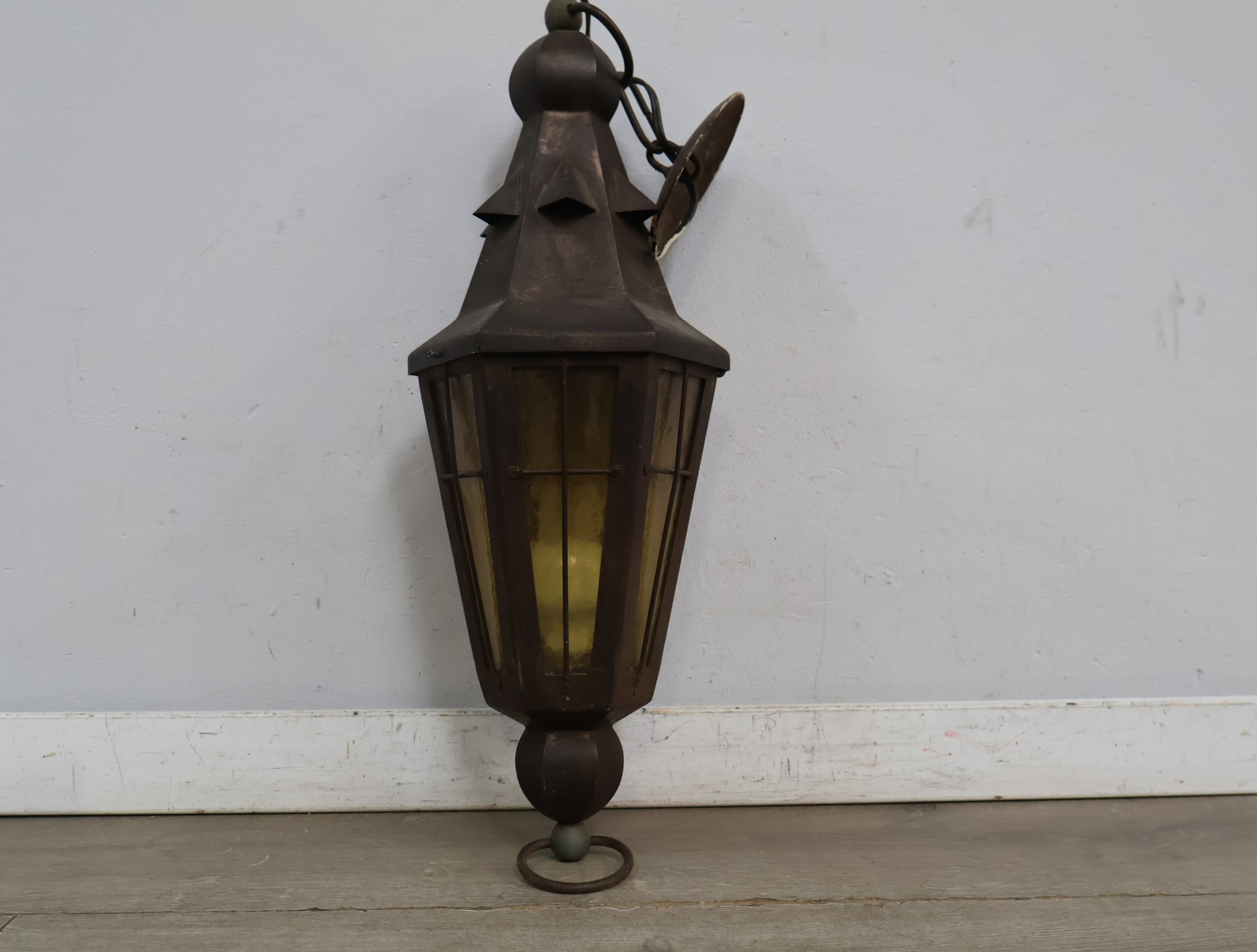 Antieke metalen buitenlamp – foto 4 – kavel bij GSD Auctions, Zoeterwoude