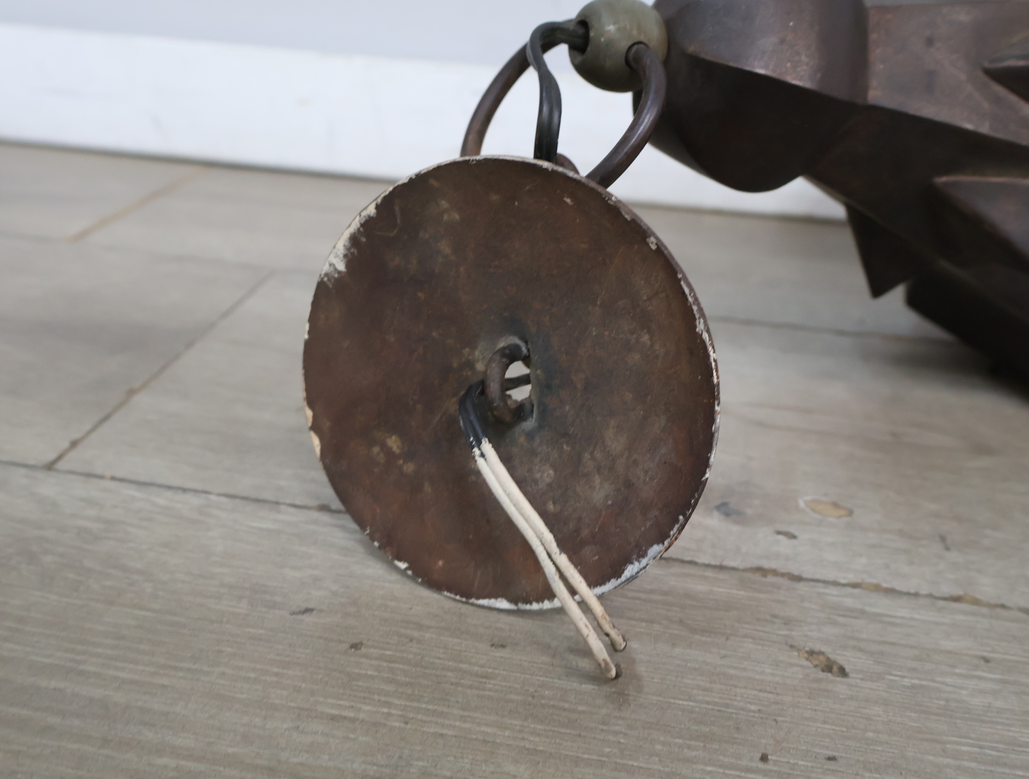 Antieke metalen buitenlamp – foto 11 – kavel bij GSD Auctions, Zoeterwoude