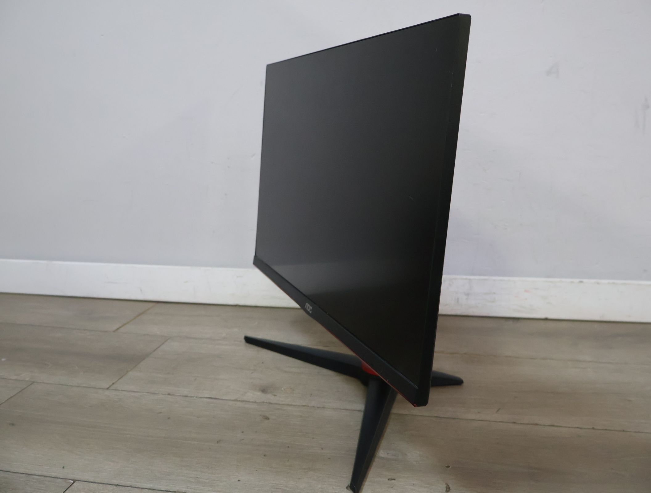 AOC computerscherm met standaard – foto 9 – kavel bij GSD Auctions, Zoeterwoude