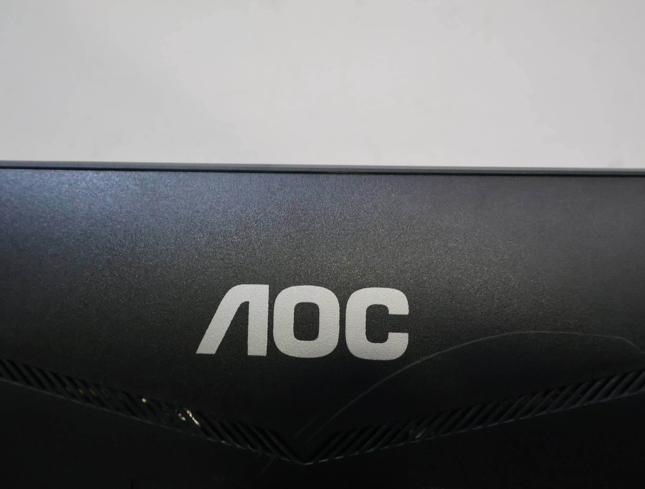 AOC computerscherm met standaard – foto 12 – kavel bij GSD Auctions, Zoeterwoude