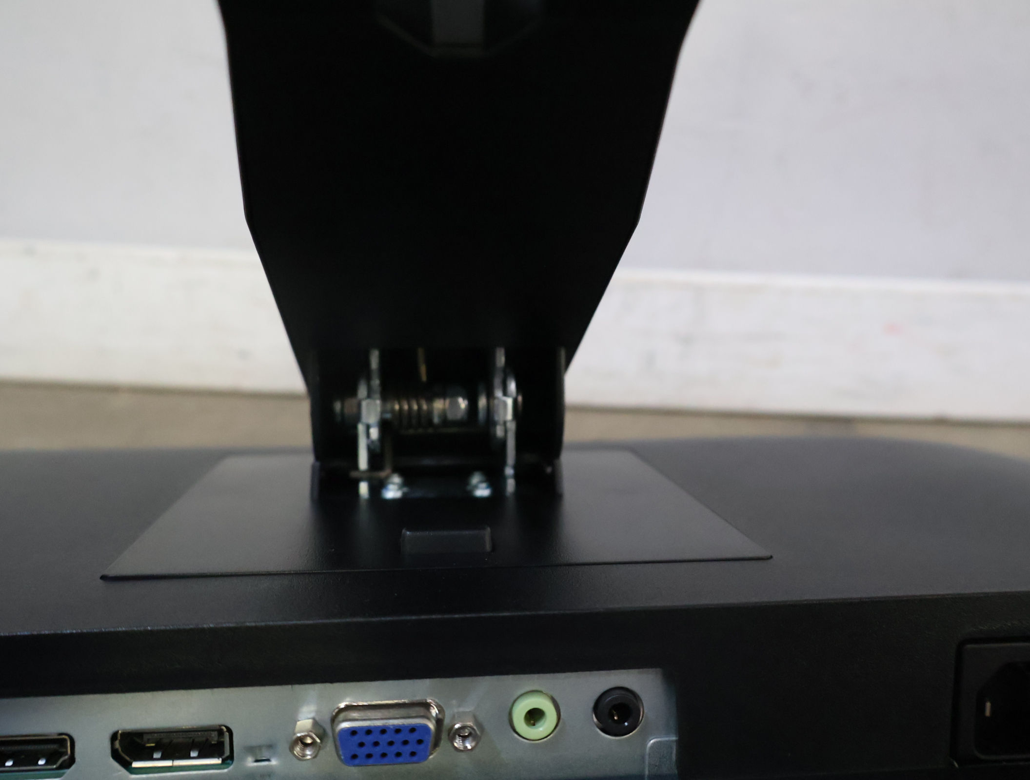 AOC computerscherm met standaard – foto 18 – kavel bij GSD Auctions, Zoeterwoude