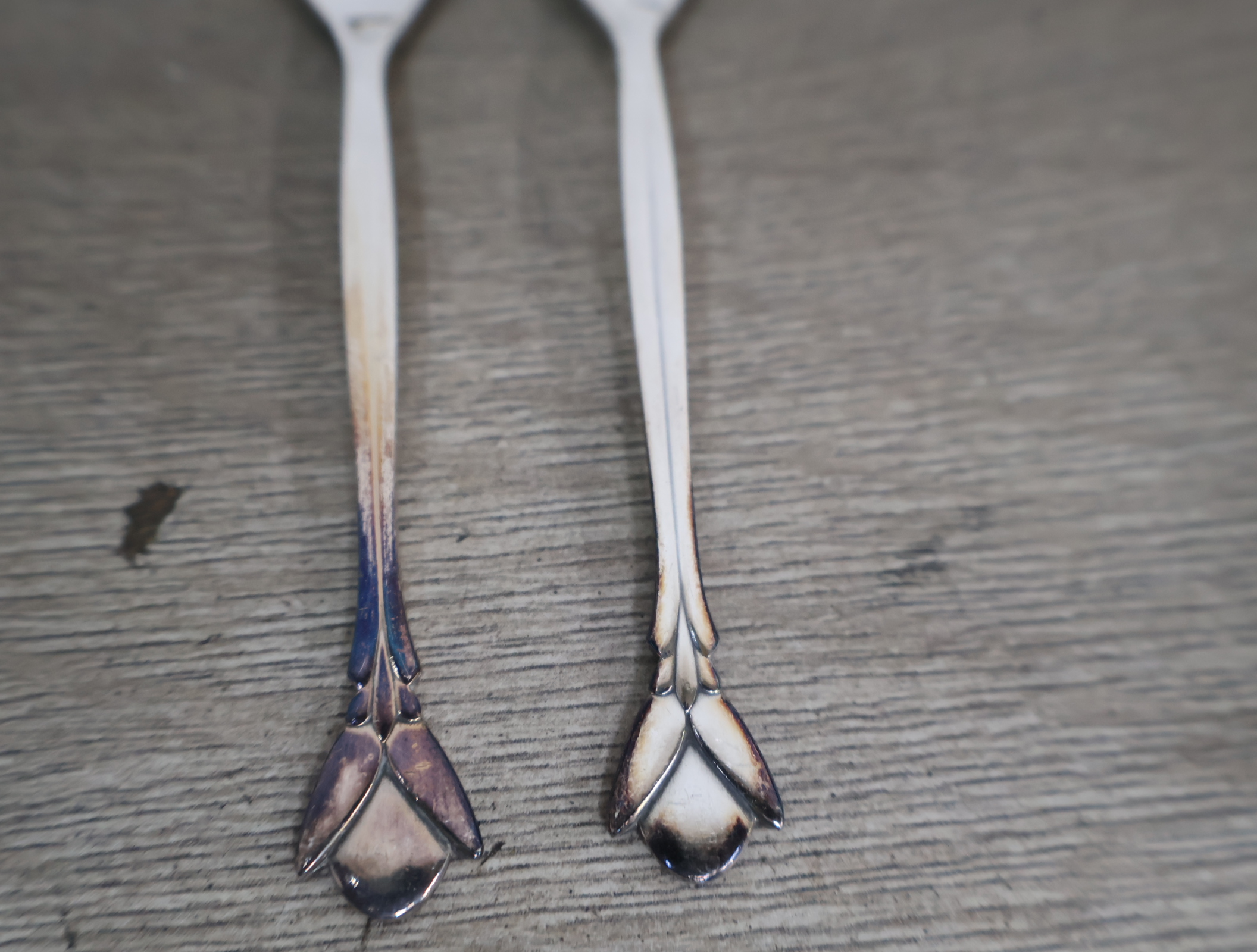 Set zilverkleurige theelepels en souvenirs lepels – foto 8 – kavel bij GSD Auctions, Zoeterwoude