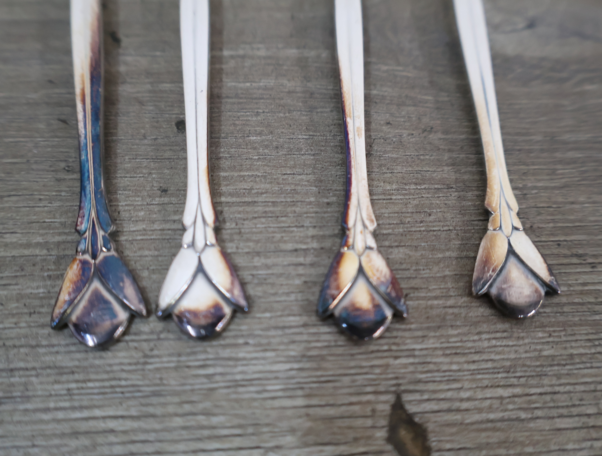 Set zilverkleurige theelepels en souvenirs lepels – foto 9 – kavel bij GSD Auctions, Zoeterwoude