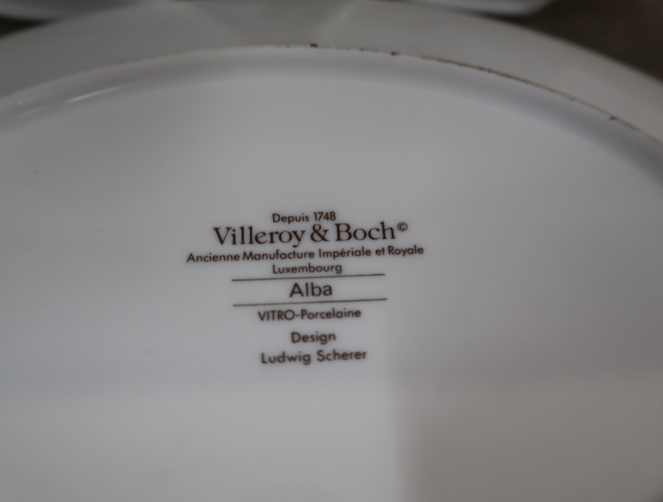 Winterse decoratieve schaal met porseleinen suikerpot en melkkan – foto 8 – kavel bij GSD Auctions, Zoeterwoude