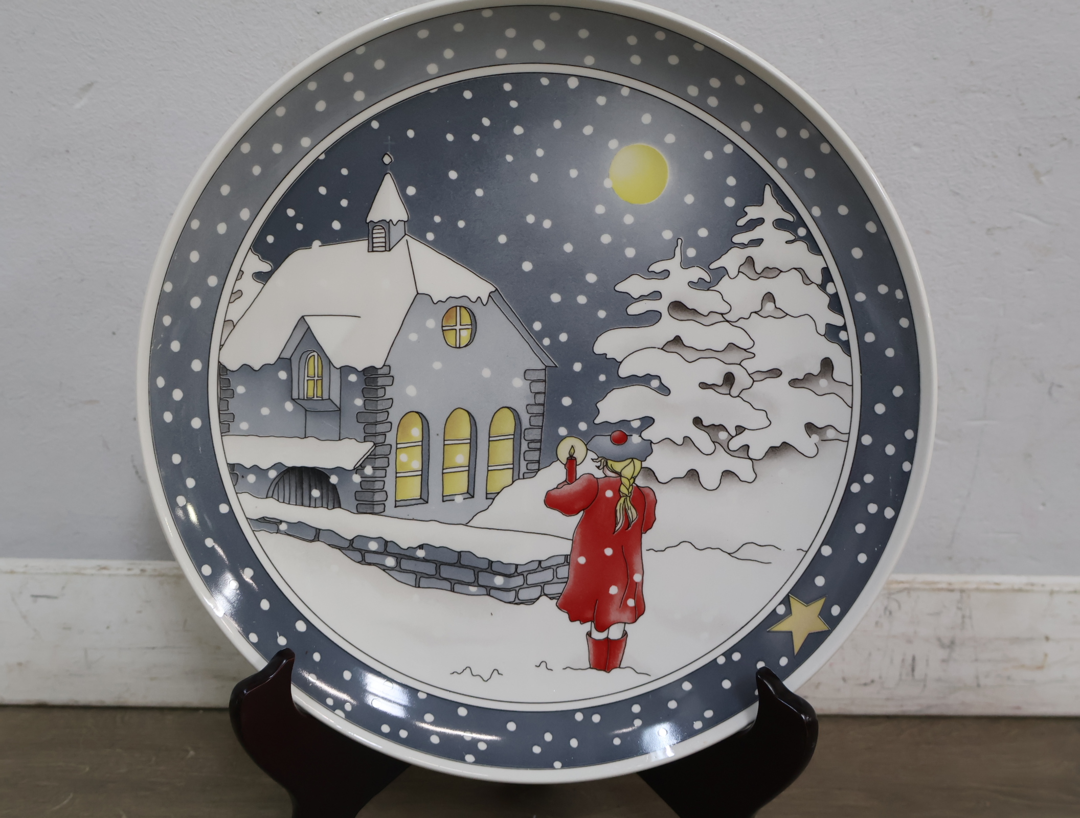 Winterse decoratieve schaal met porseleinen suikerpot en melkkan – foto 9 – kavel bij GSD Auctions, Zoeterwoude