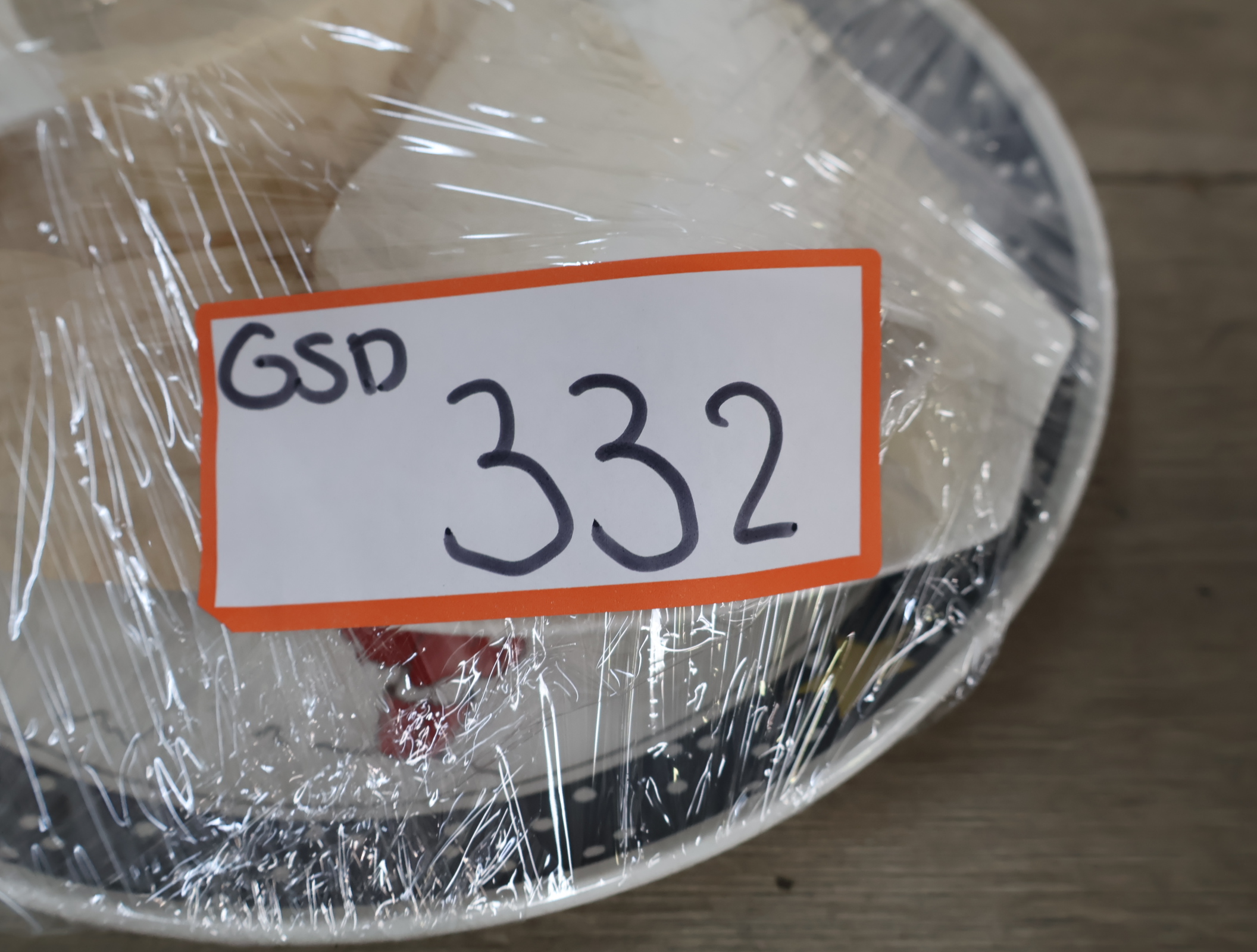 Winterse decoratieve schaal met porseleinen suikerpot en melkkan – foto 18 – kavel bij GSD Auctions, Zoeterwoude