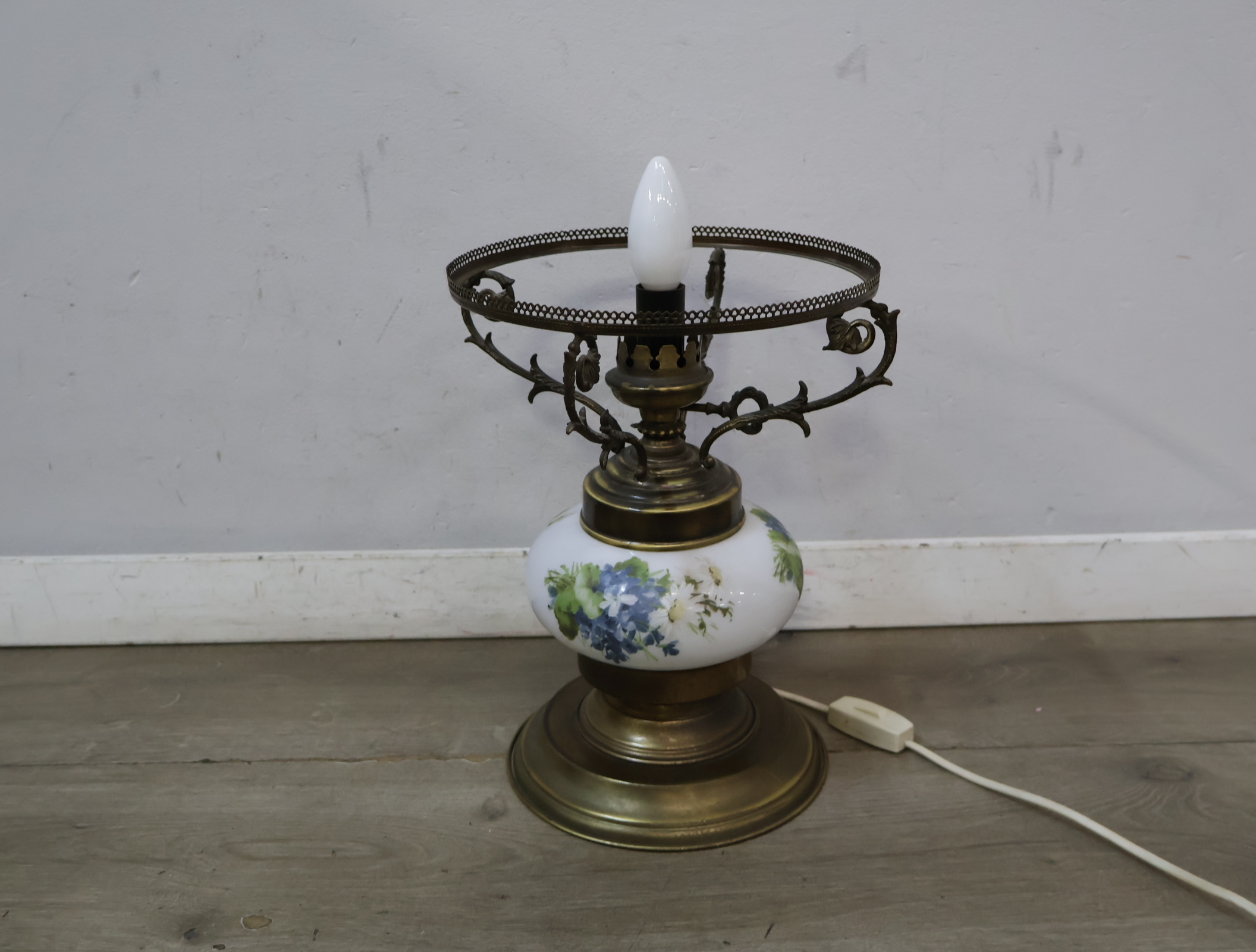 Vintage tafellamp met bloemmotief – foto 4 – kavel bij GSD Auctions, Zoeterwoude