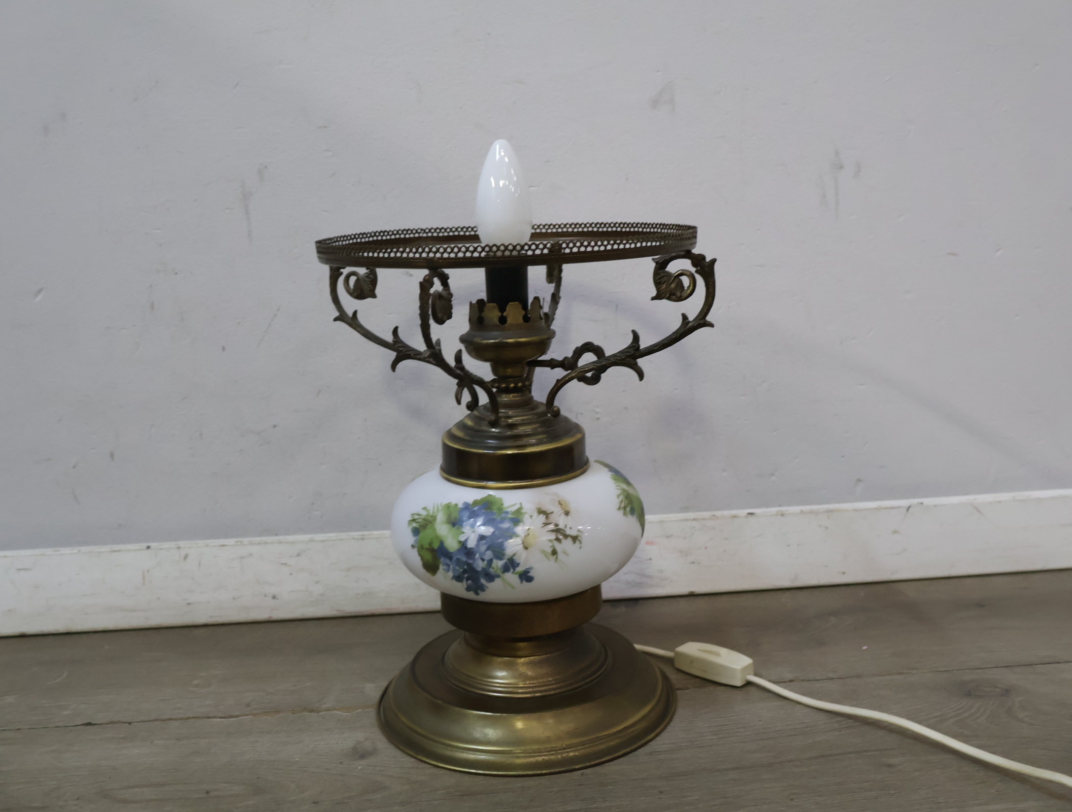 Vintage tafellamp met bloemmotief – foto 5 – kavel bij GSD Auctions, Zoeterwoude