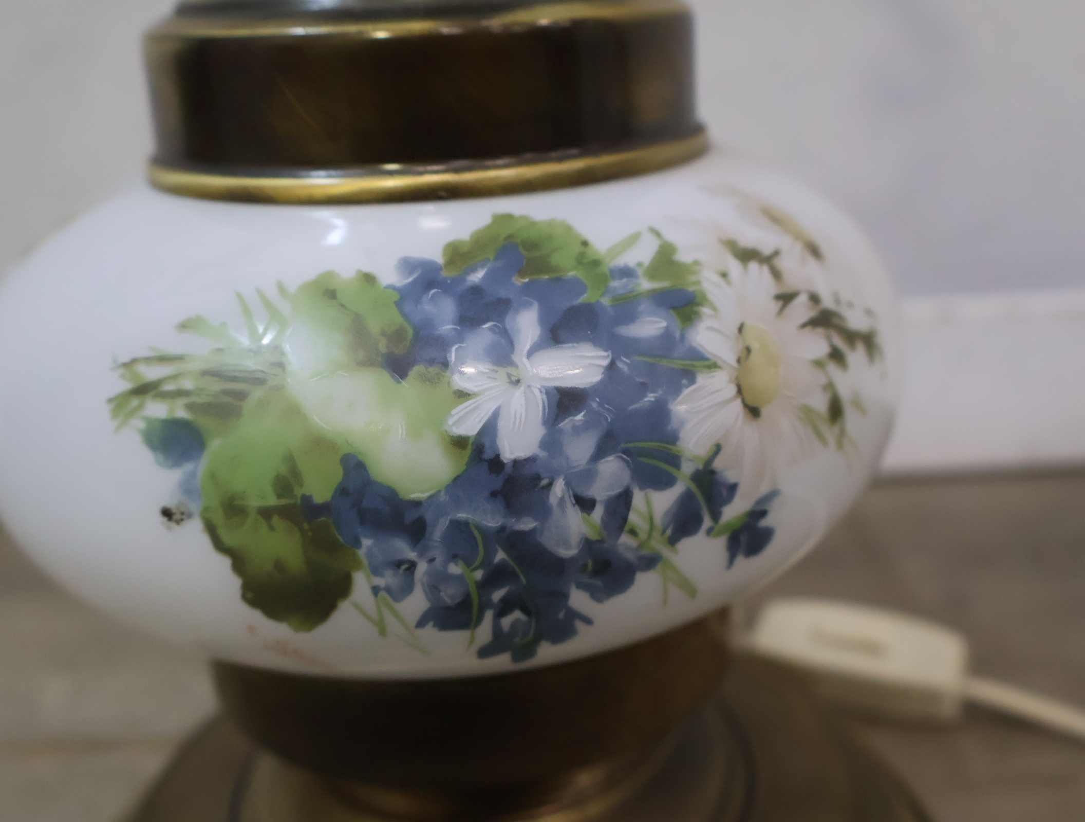Vintage tafellamp met bloemmotief – foto 7 – kavel bij GSD Auctions, Zoeterwoude