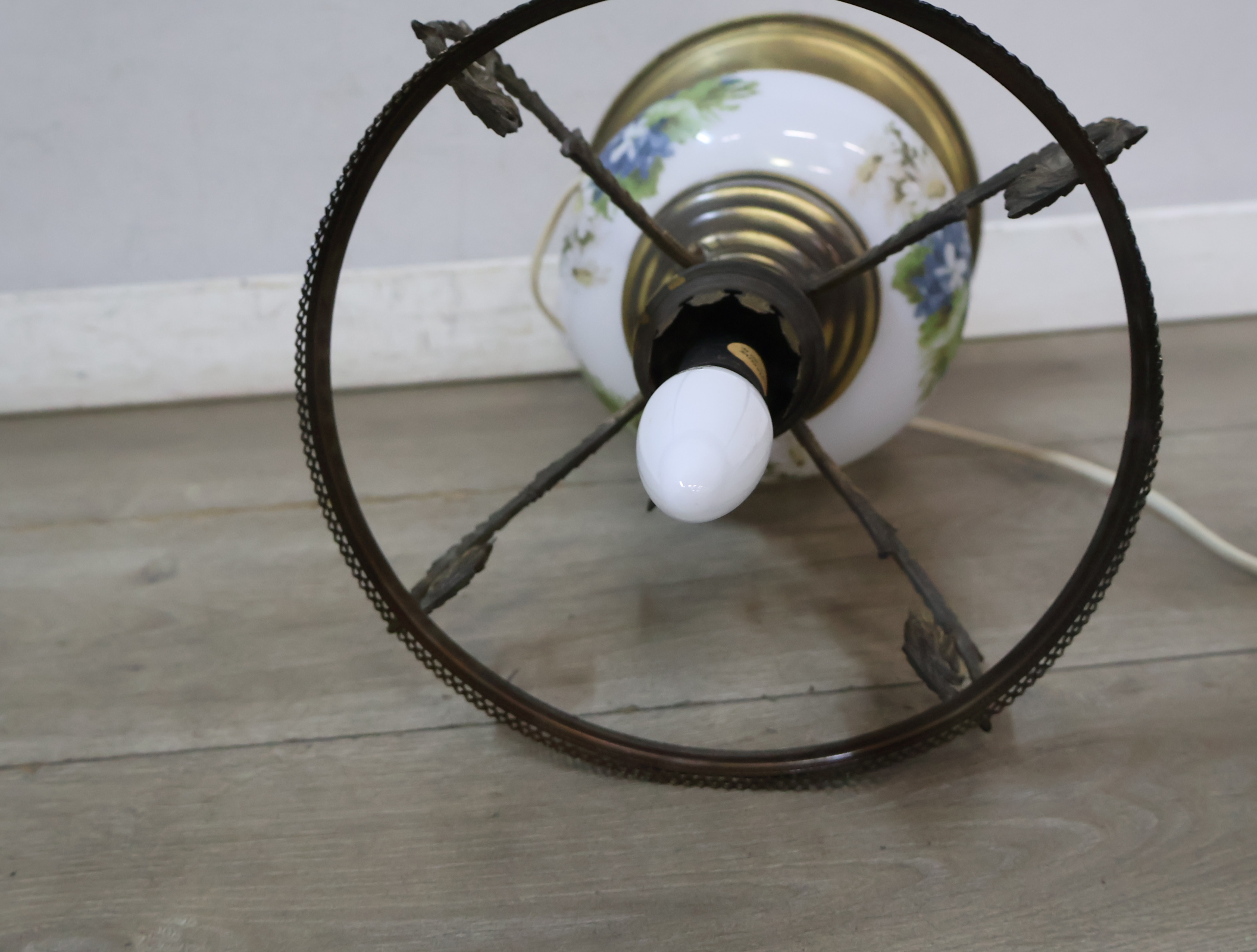 Vintage tafellamp met bloemmotief – foto 16 – kavel bij GSD Auctions, Zoeterwoude