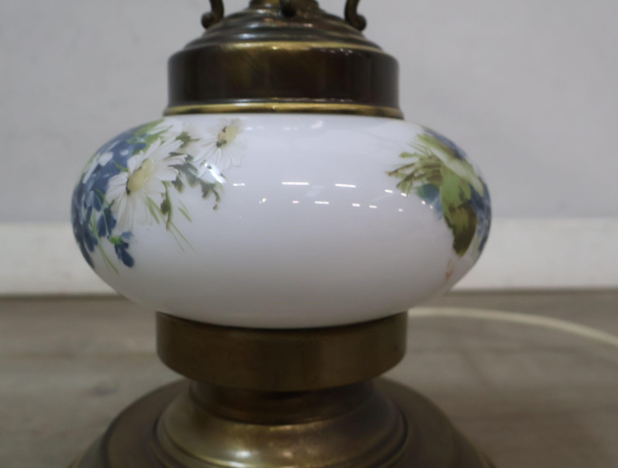 Vintage tafellamp met bloemmotief – foto 17 – kavel bij GSD Auctions, Zoeterwoude