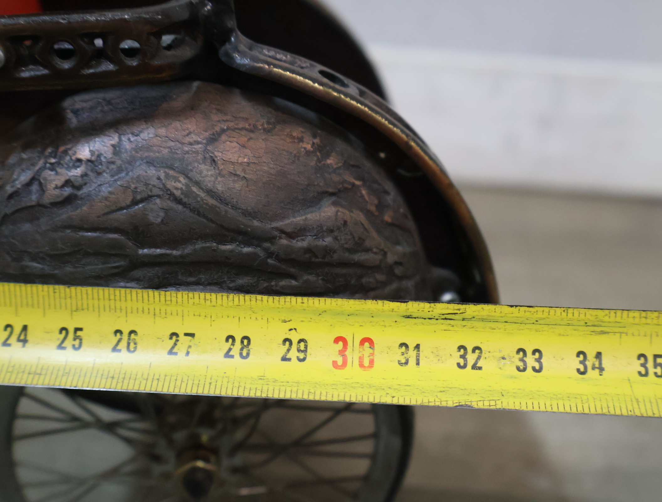 Miniatuur driewielige riksja met rood zitje – foto 17 – kavel bij GSD Auctions, Zoeterwoude