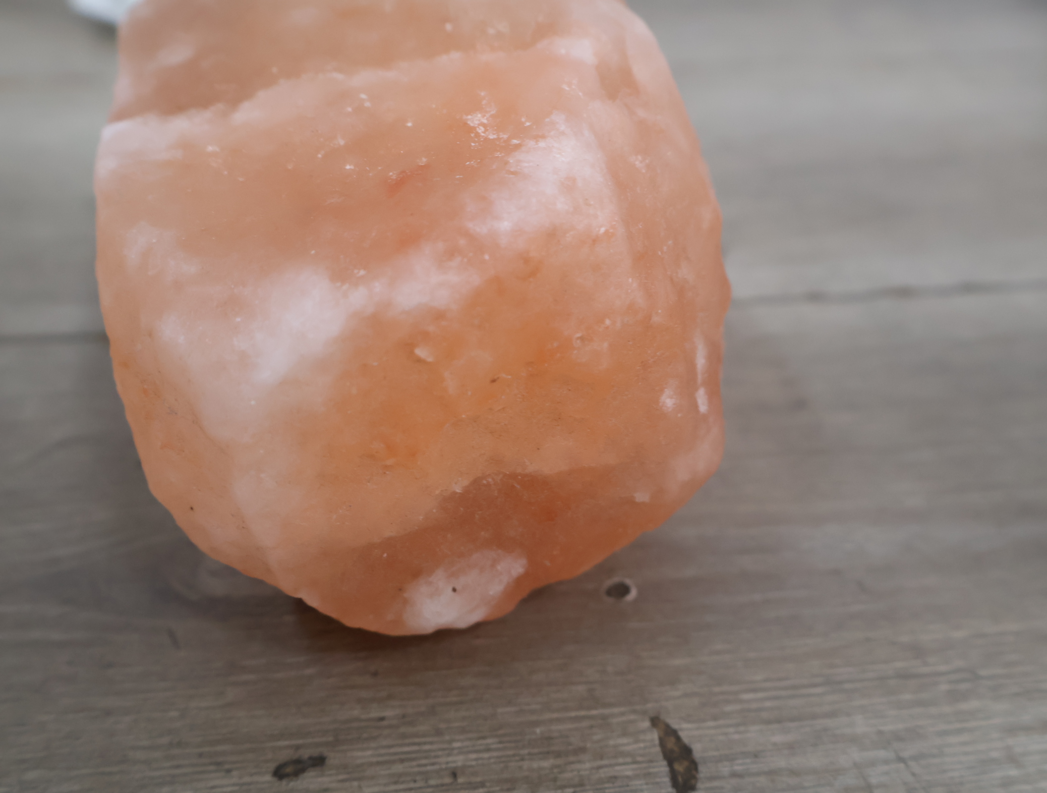 Himalayazout lamp op houten voet – foto 10 – kavel bij GSD Auctions, Zoeterwoude