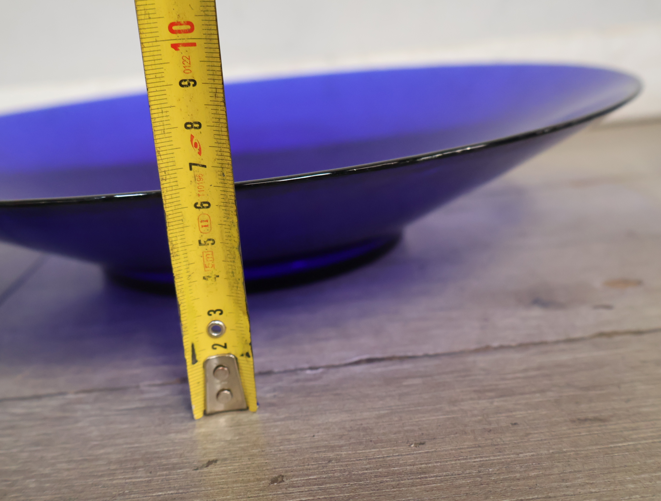 Set van 4 Blauw Glazen Schalen en 1 bord – foto 24 – kavel bij GSD Auctions, Zoeterwoude