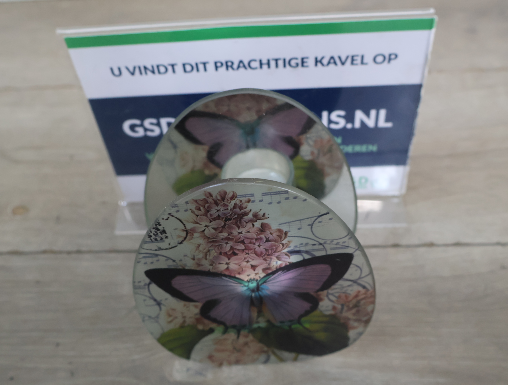 waxinelicht houder met vlinder en bloemenprint – foto 2 – kavel bij GSD Auctions, Zoeterwoude